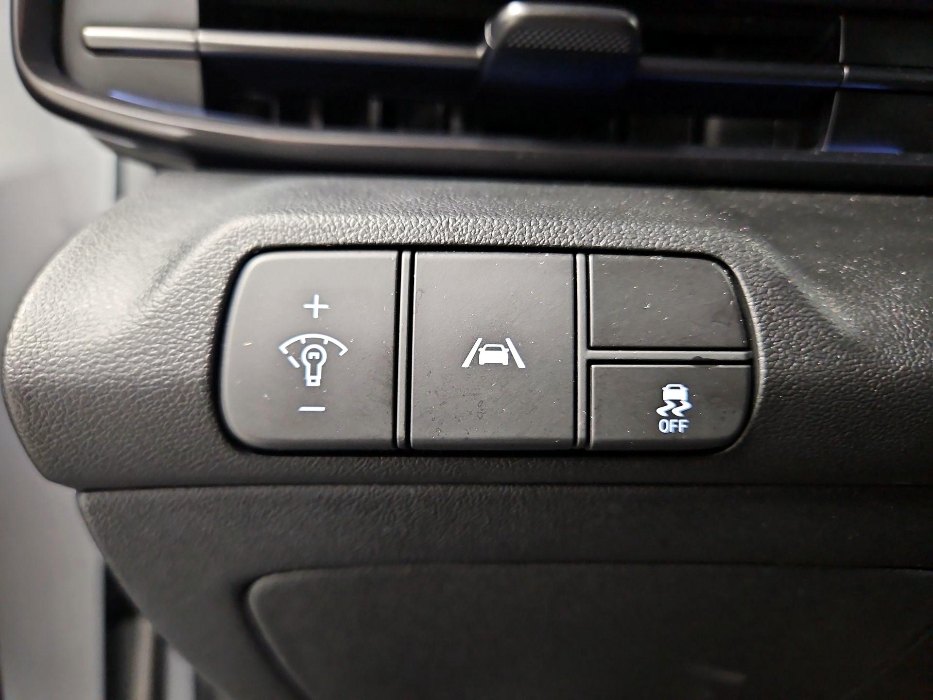 Thumbnail: 2023 Hyundai Elantra - 13