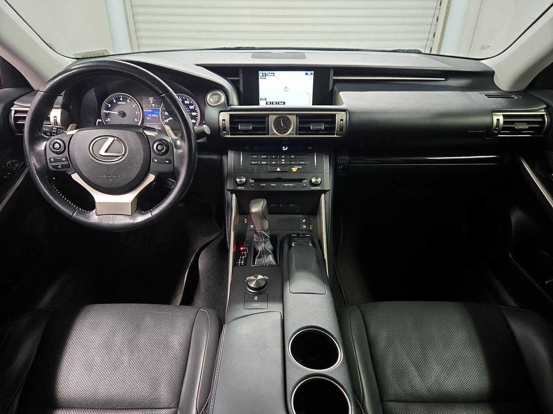 Thumbnail: 2016 Lexus IS - 9