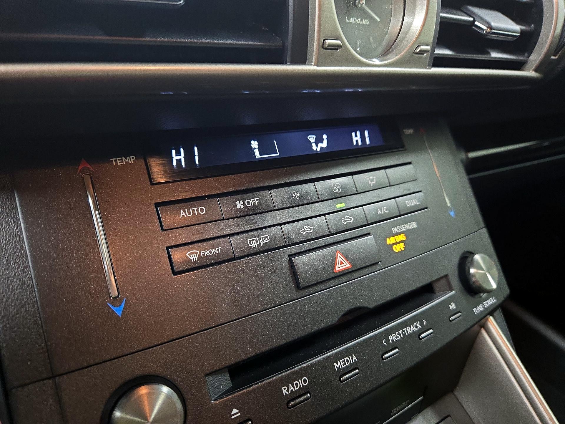 Thumbnail: 2016 Lexus IS - 17