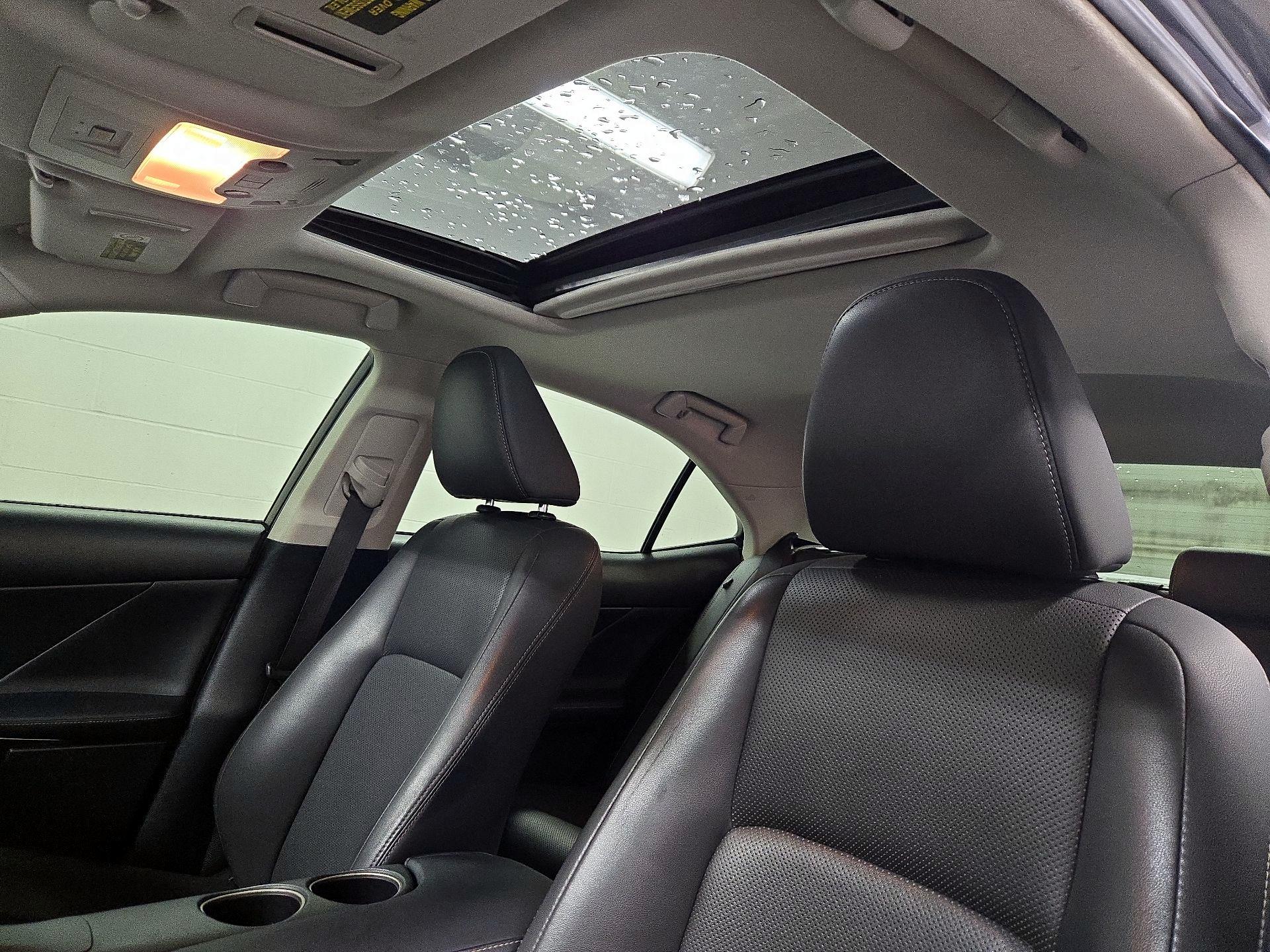 Thumbnail: 2016 Lexus IS - 20