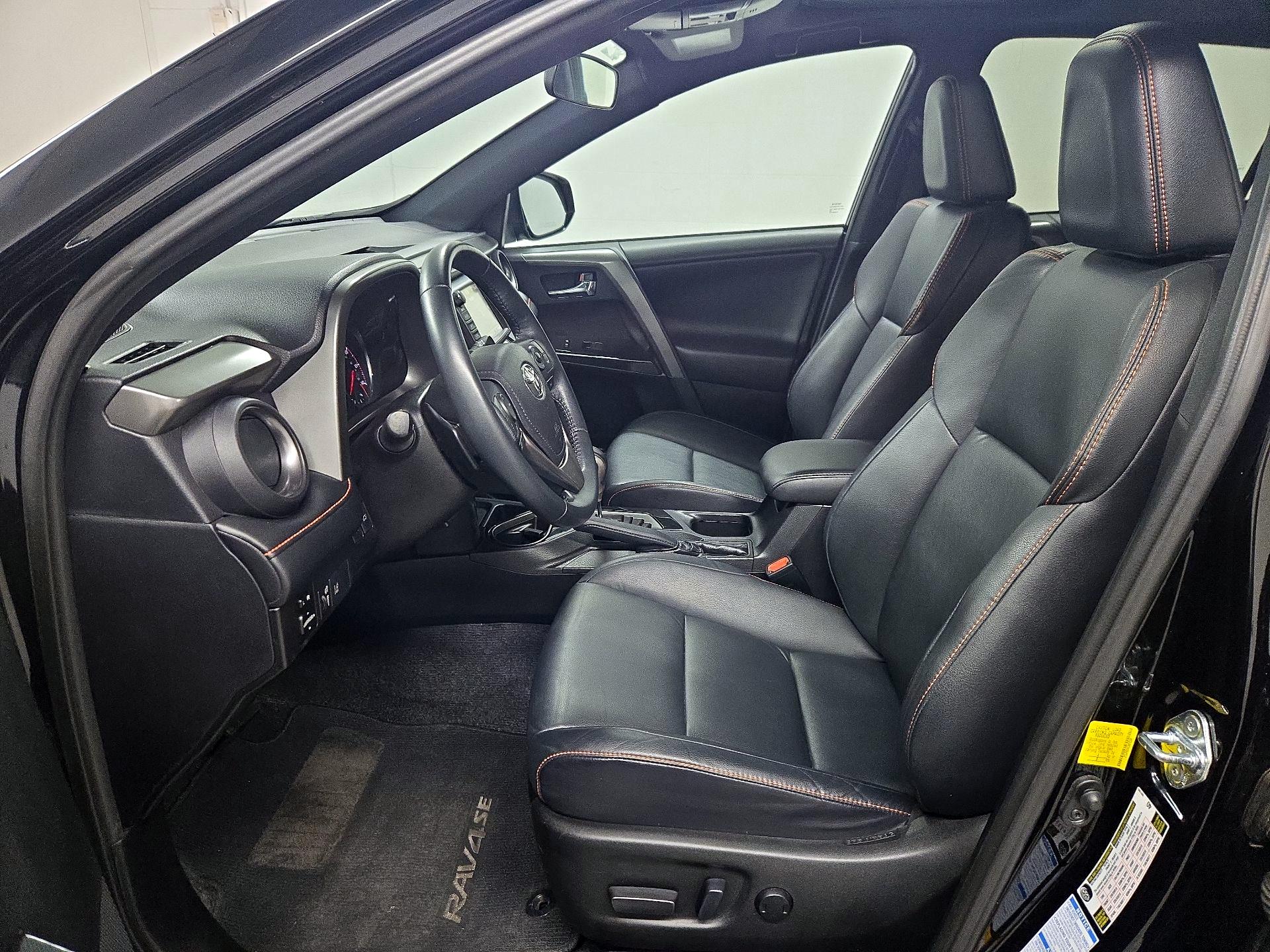 Thumbnail: 2016 Toyota RAV4 - 11