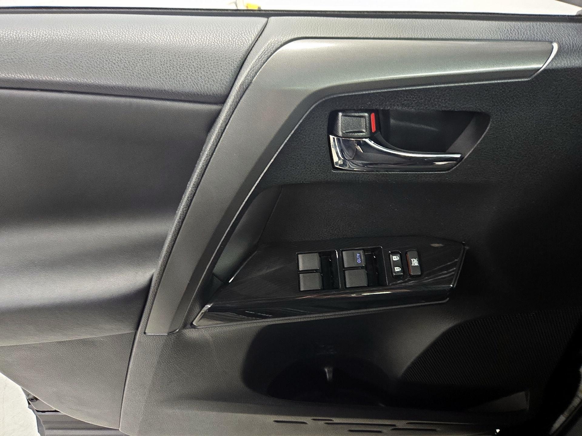 Thumbnail: 2016 Toyota RAV4 - 12