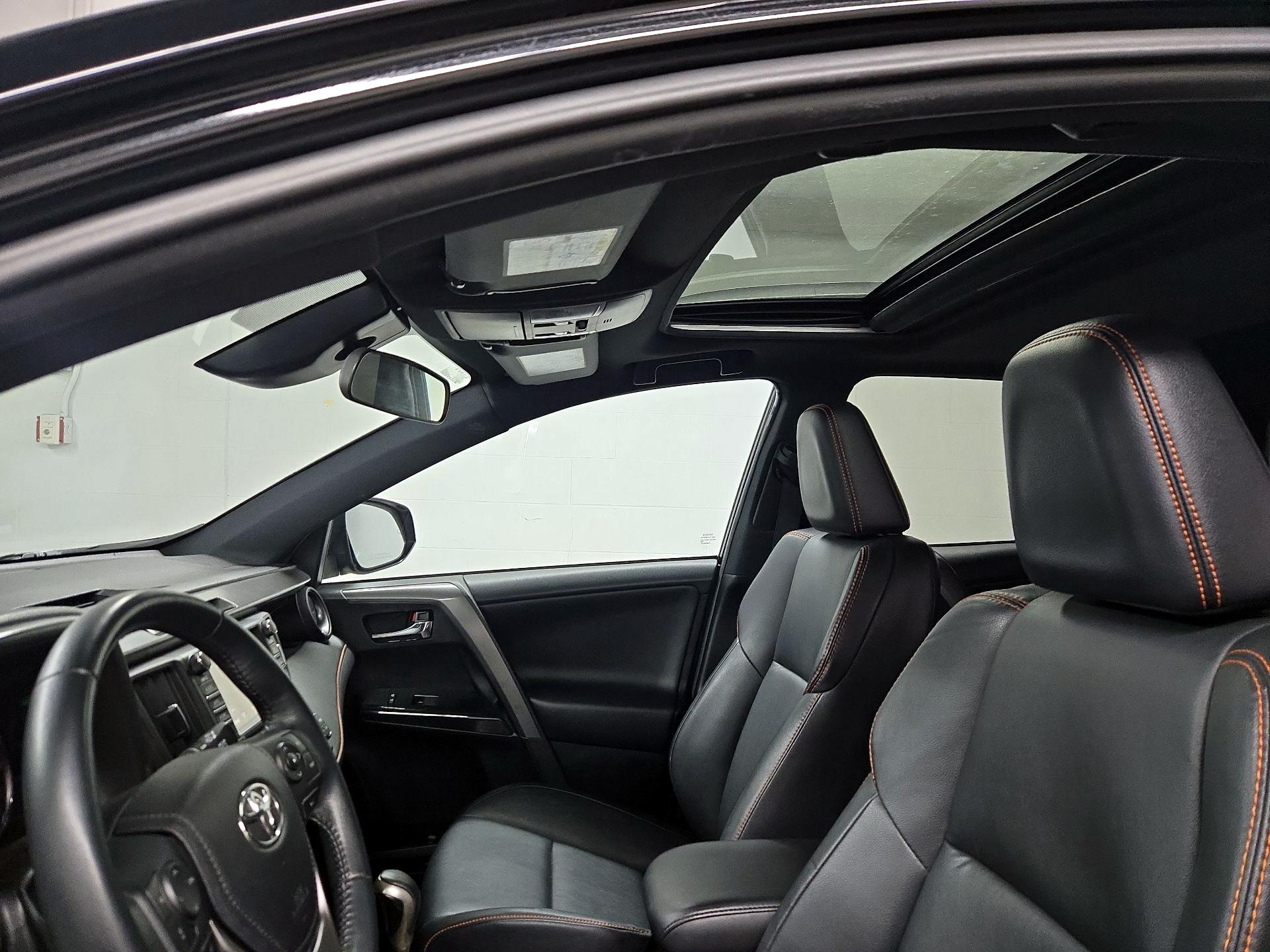 Thumbnail: 2016 Toyota RAV4 - 19