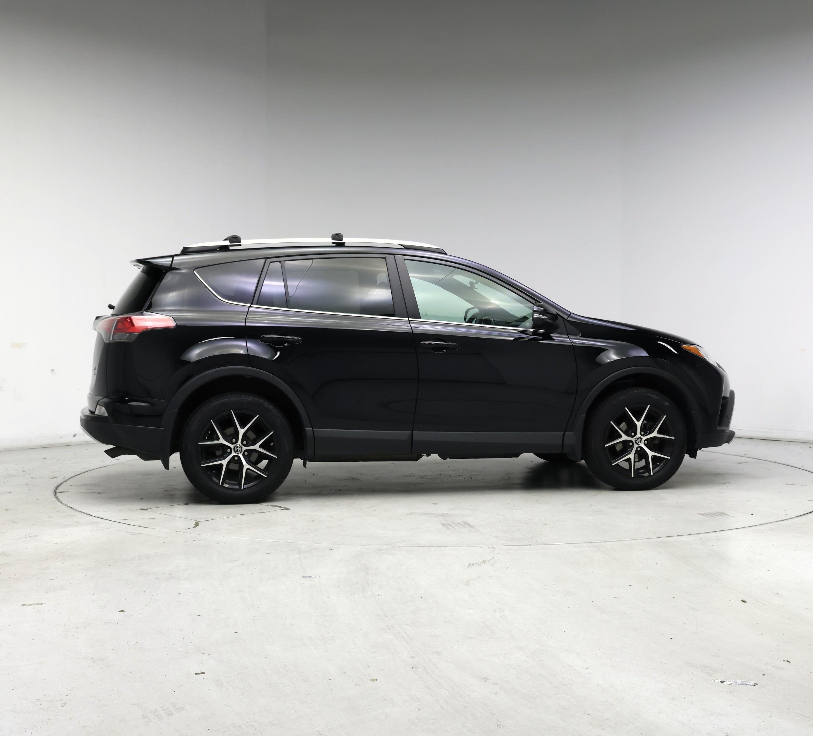 Thumbnail: 2016 Toyota RAV4 - 7