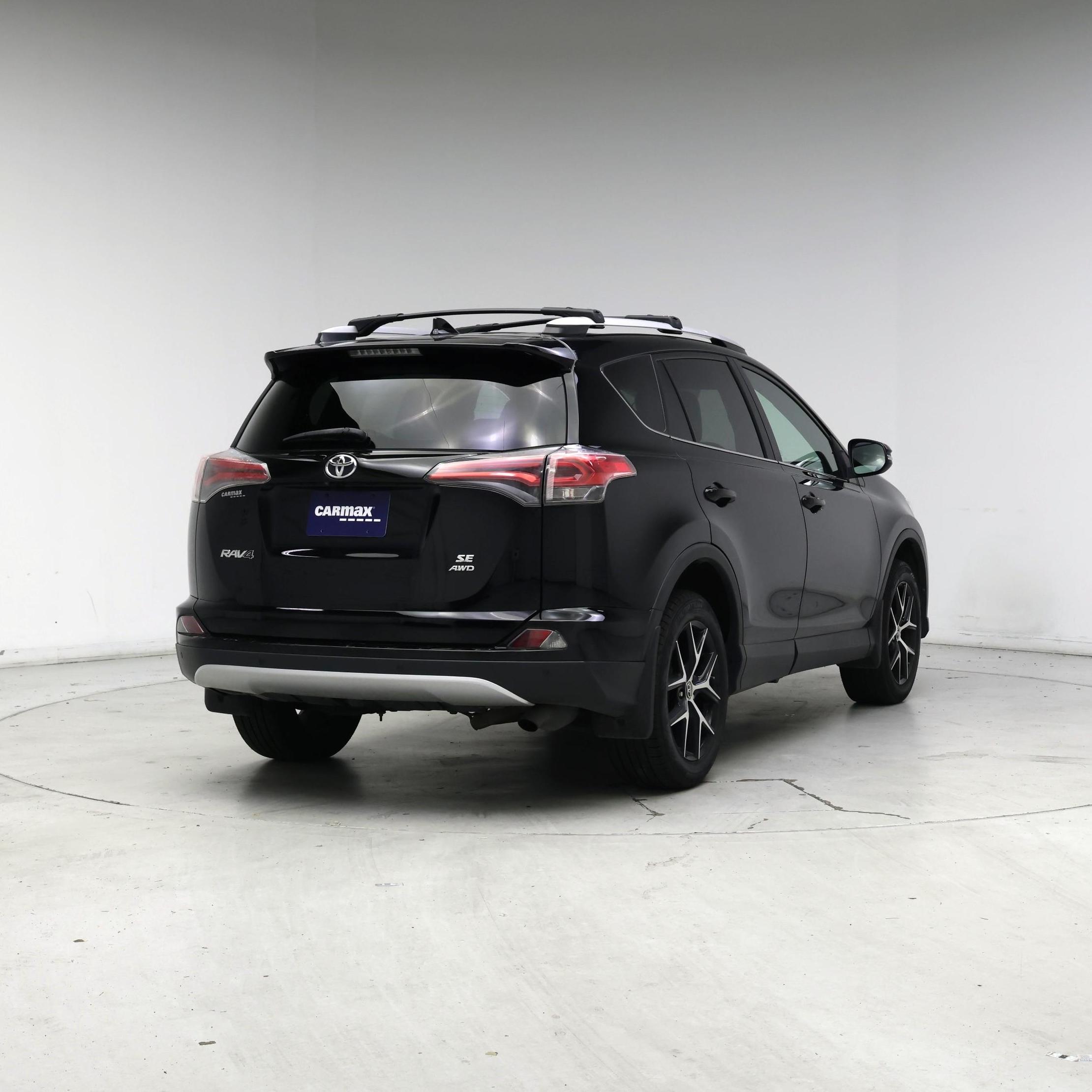 Thumbnail: 2016 Toyota RAV4 - 8