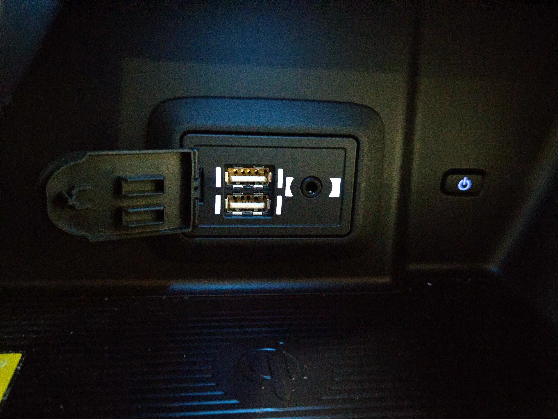 Thumbnail: 2022 Toyota Venza - 18