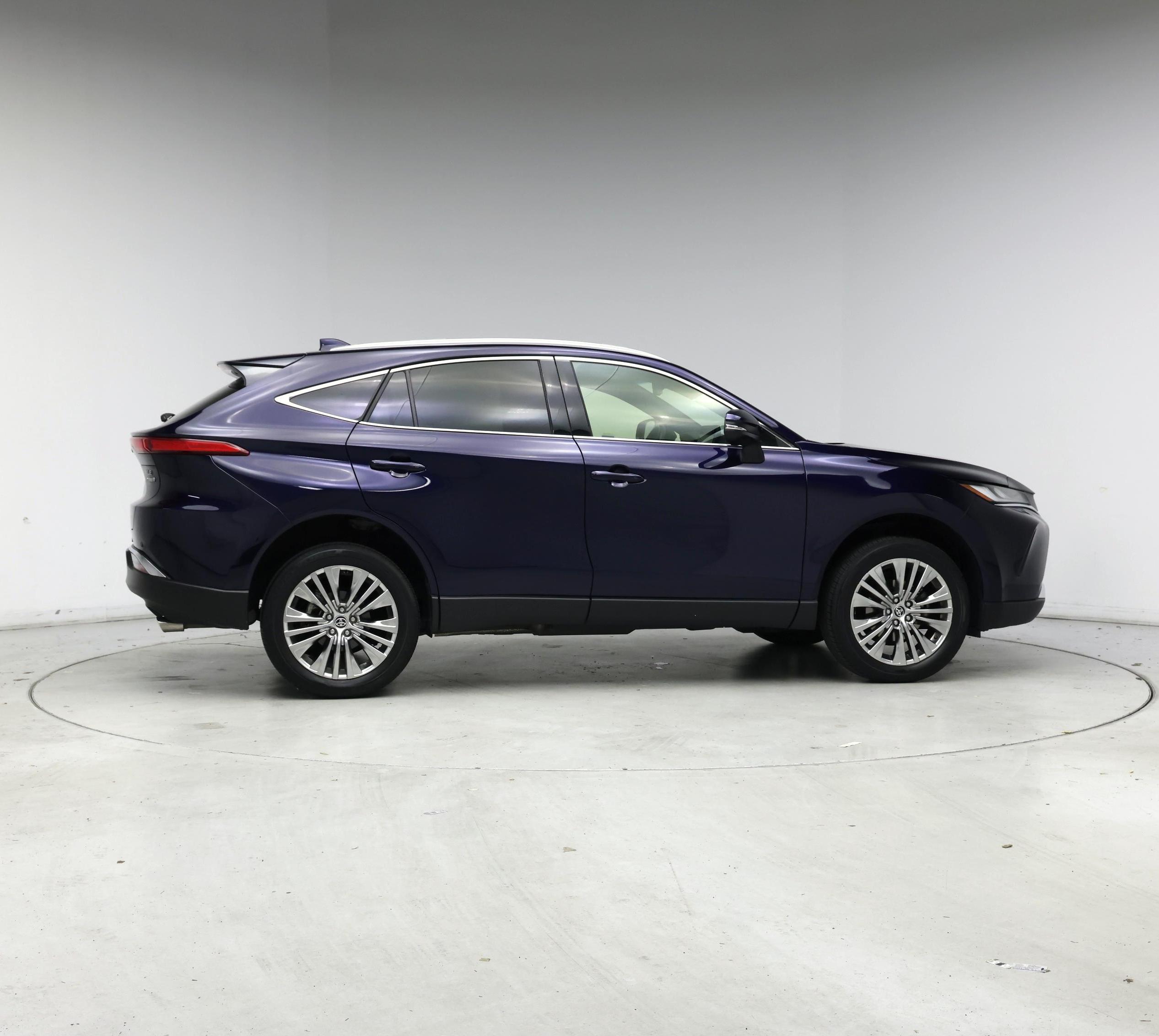 Thumbnail: 2022 Toyota Venza - 7