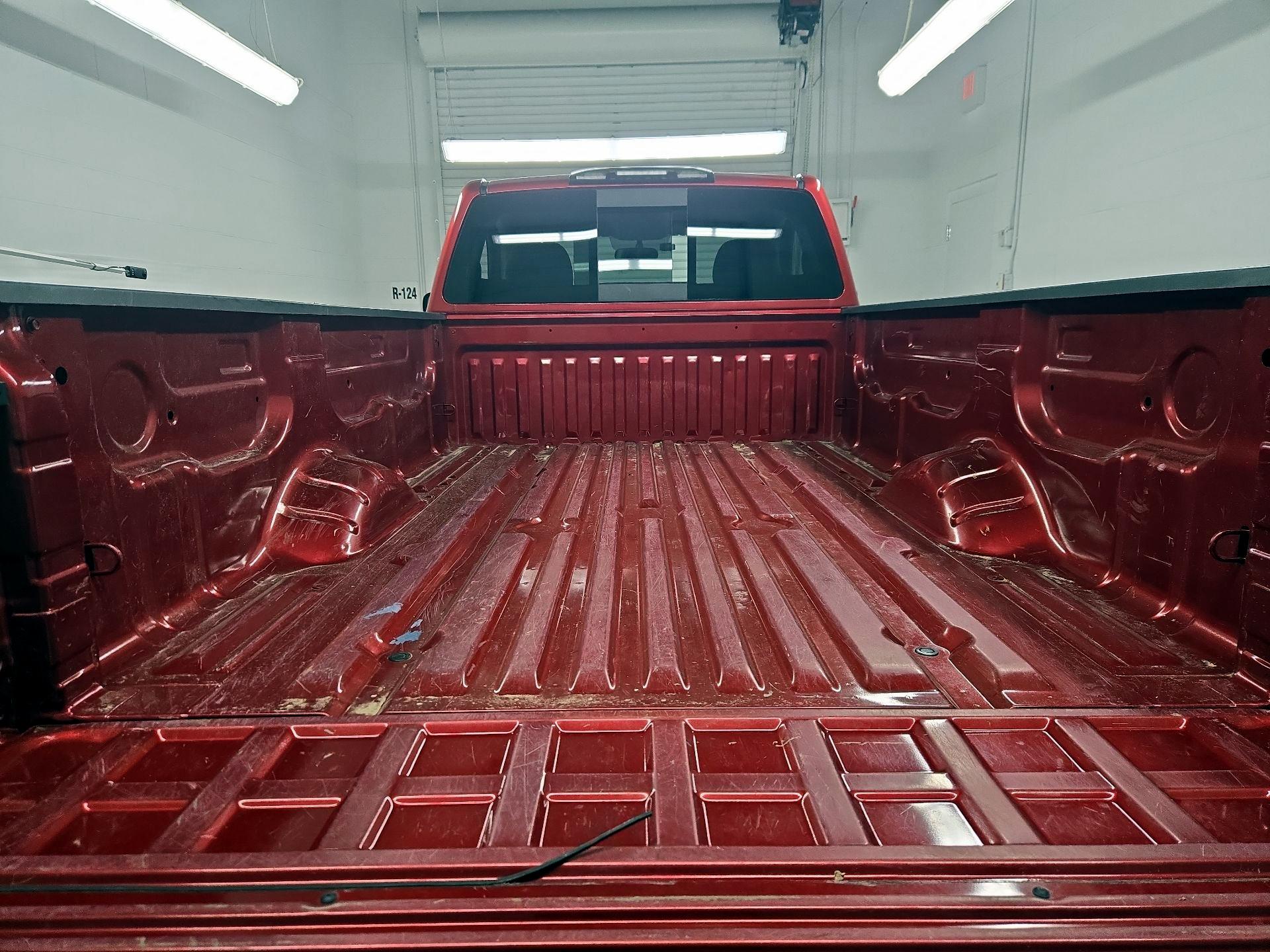 Thumbnail: 2017 Nissan Titan - 18