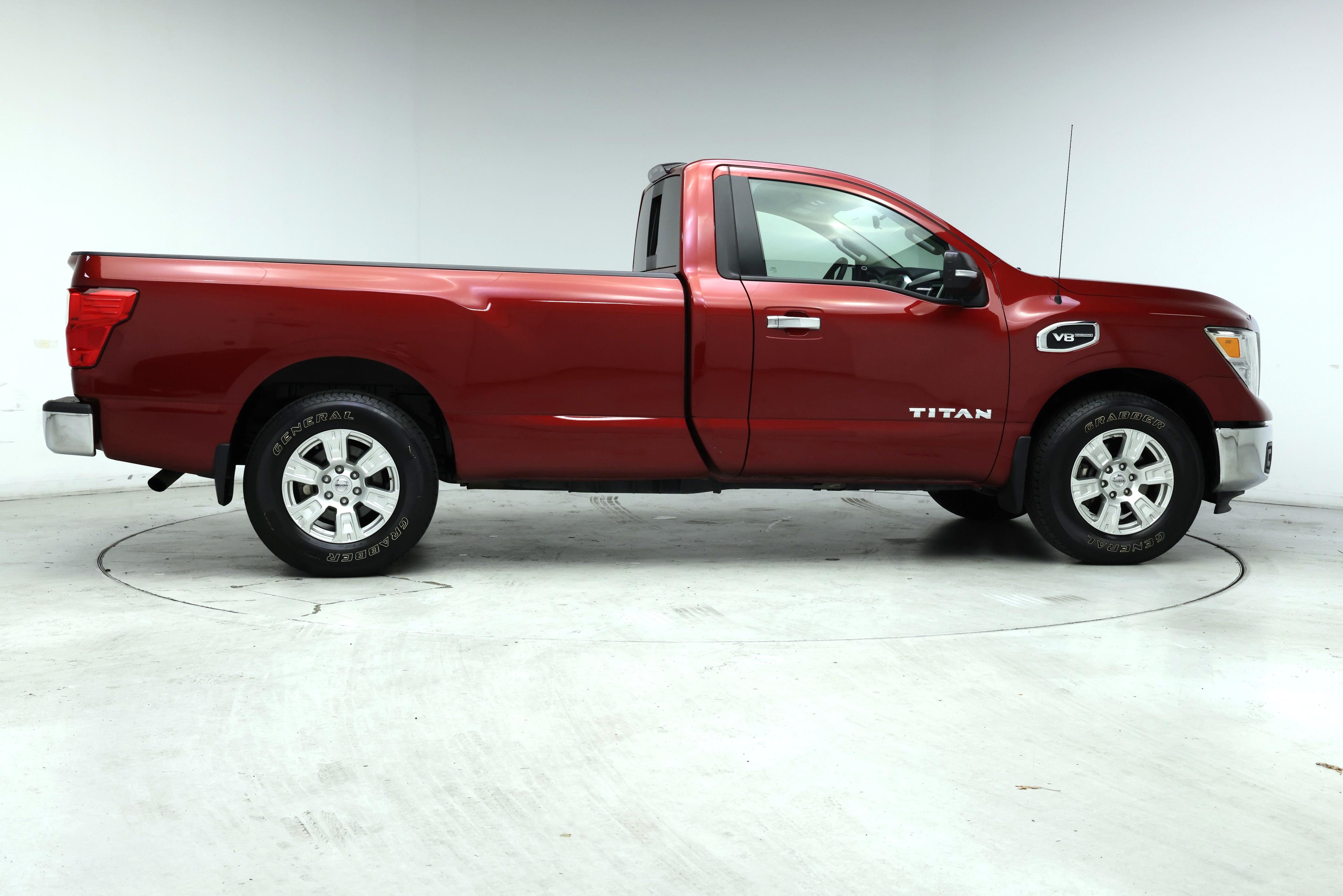 Thumbnail: 2017 Nissan Titan - 7