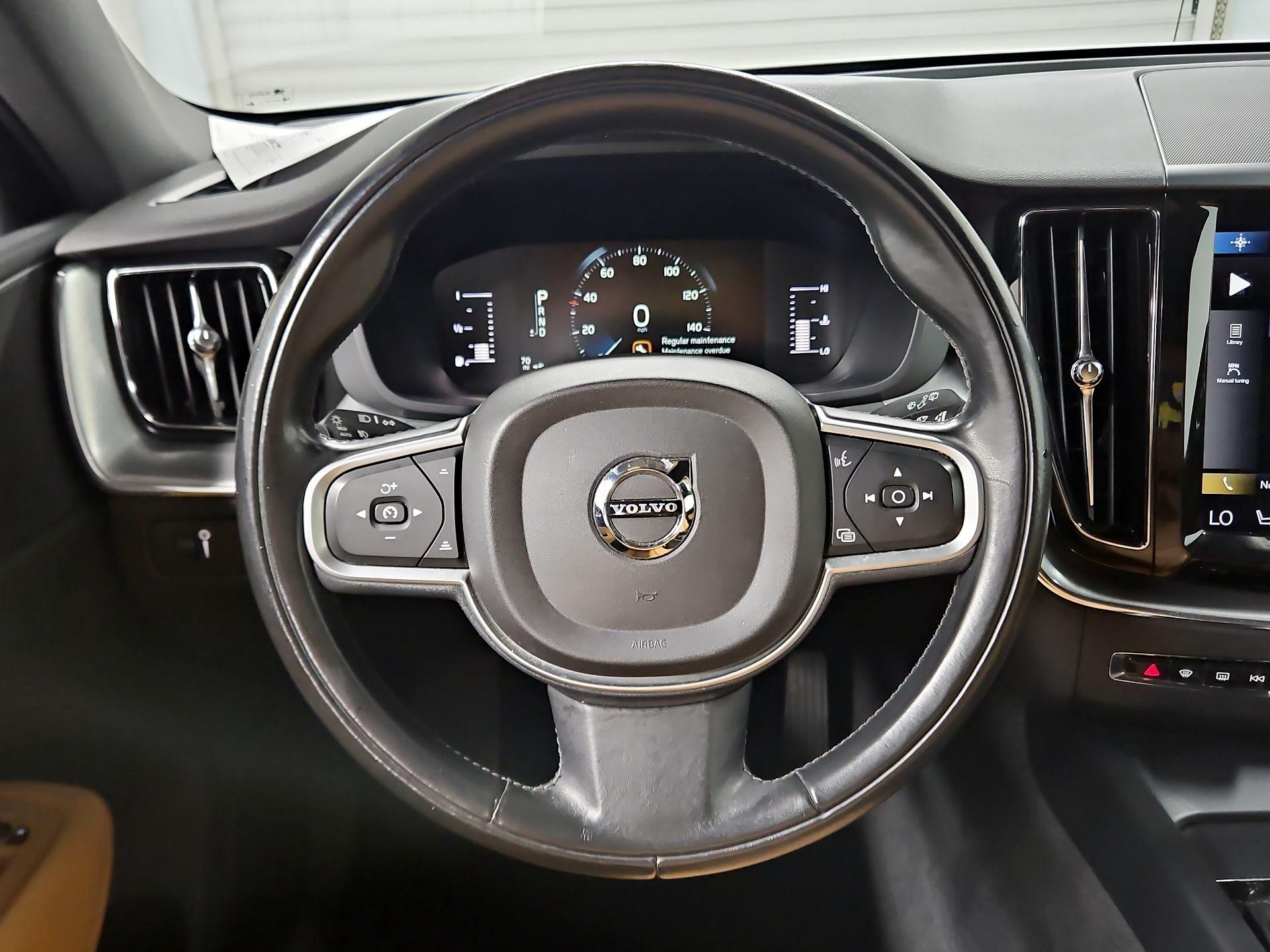 Thumbnail: 2019 Volvo XC60 - 10