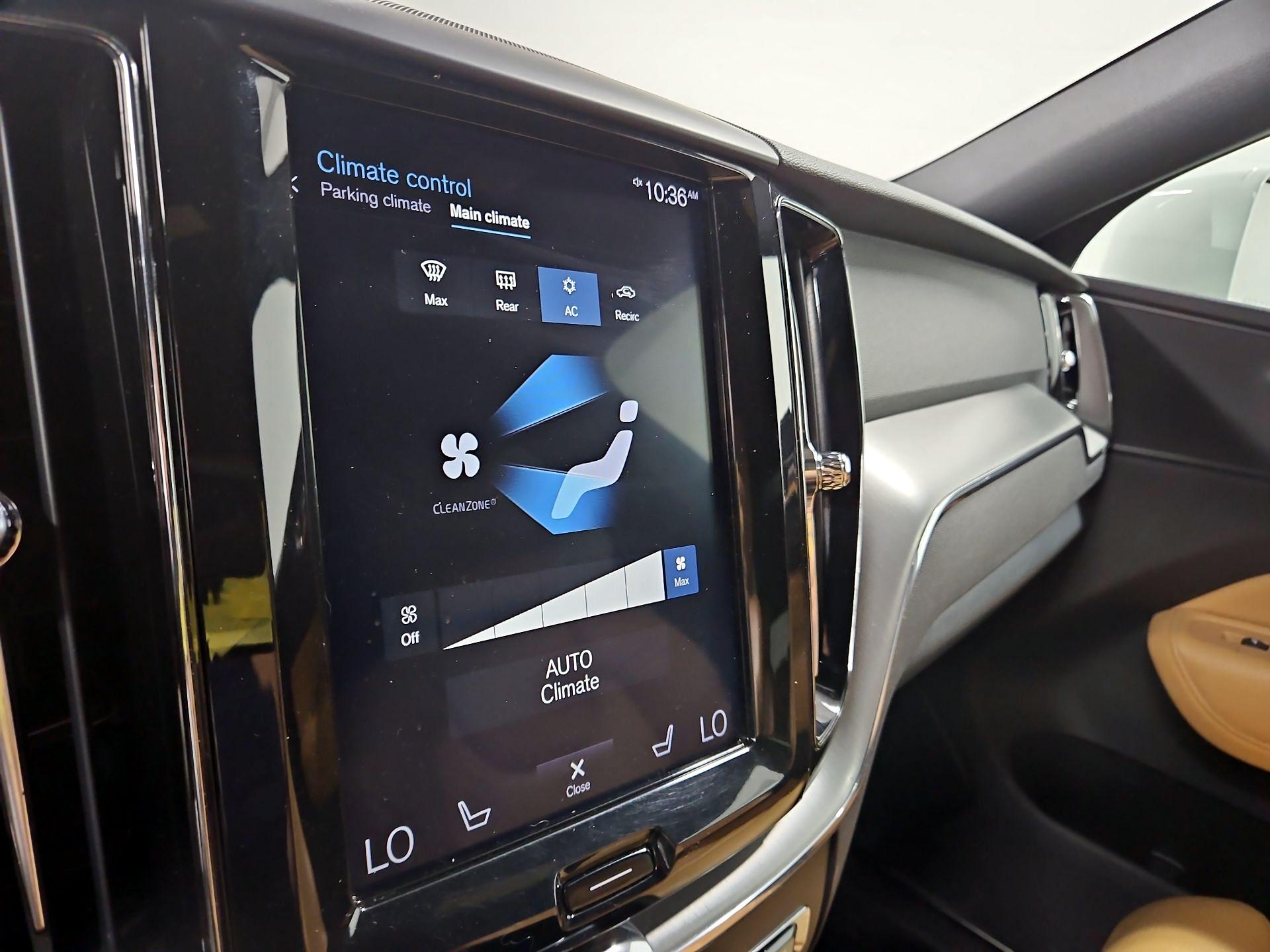 Thumbnail: 2019 Volvo XC60 - 16