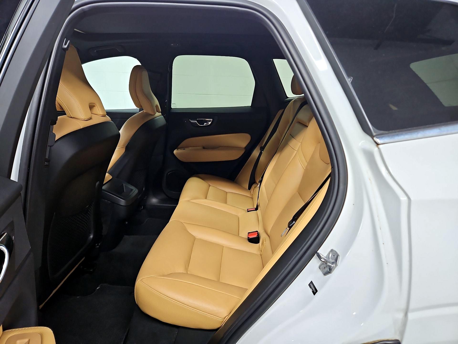 Thumbnail: 2019 Volvo XC60 - 19
