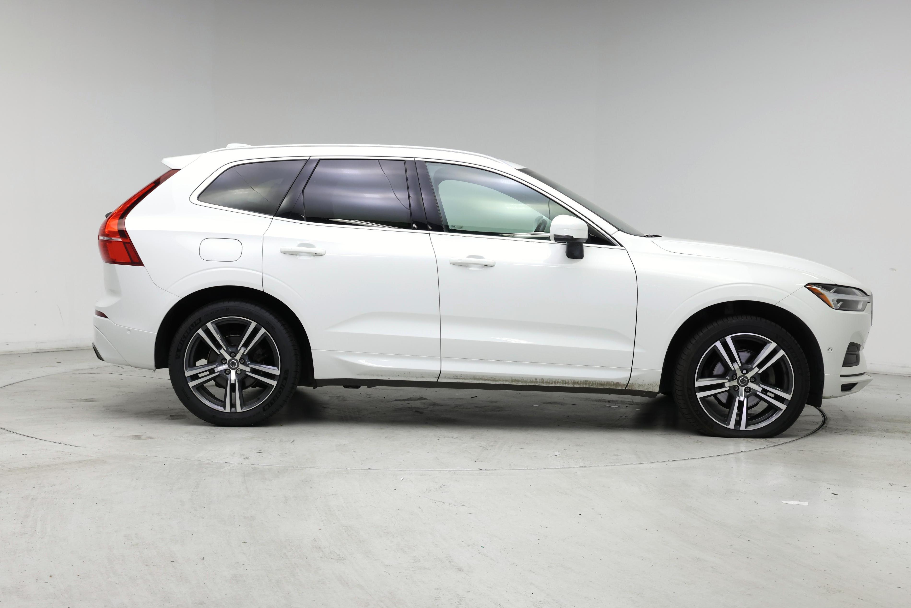 Thumbnail: 2019 Volvo XC60 - 7