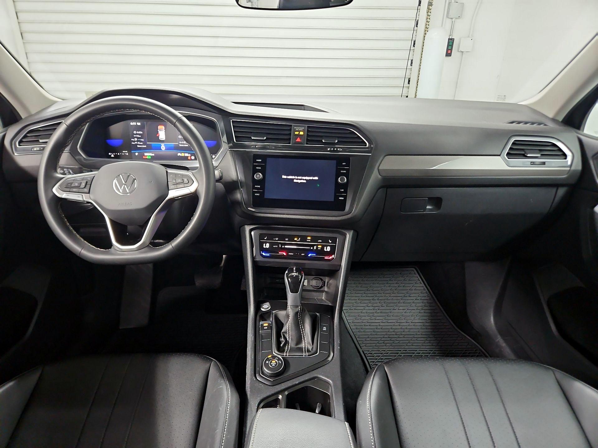 Thumbnail: 2023 Volkswagen Tiguan - 9