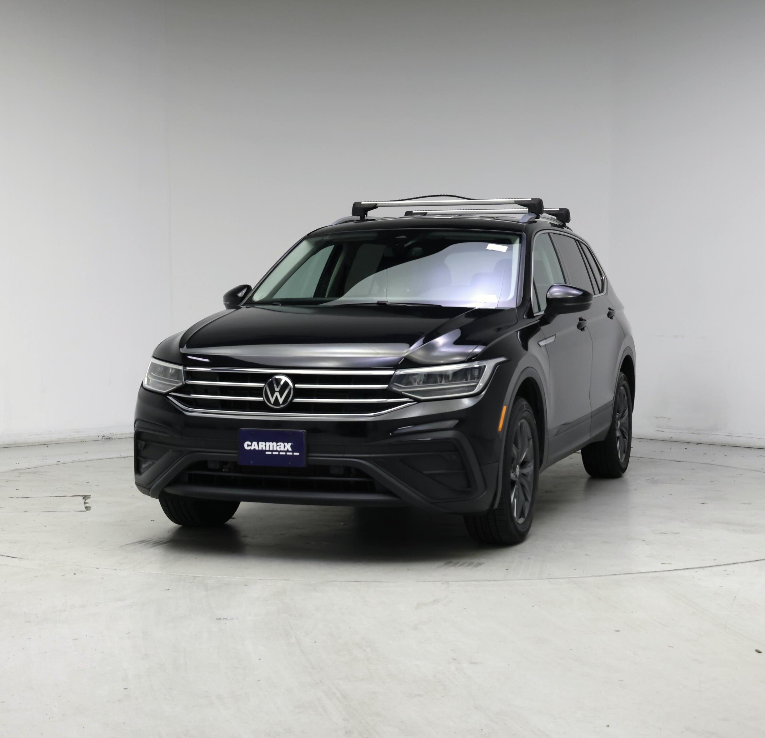 Thumbnail: 2023 Volkswagen Tiguan - 4