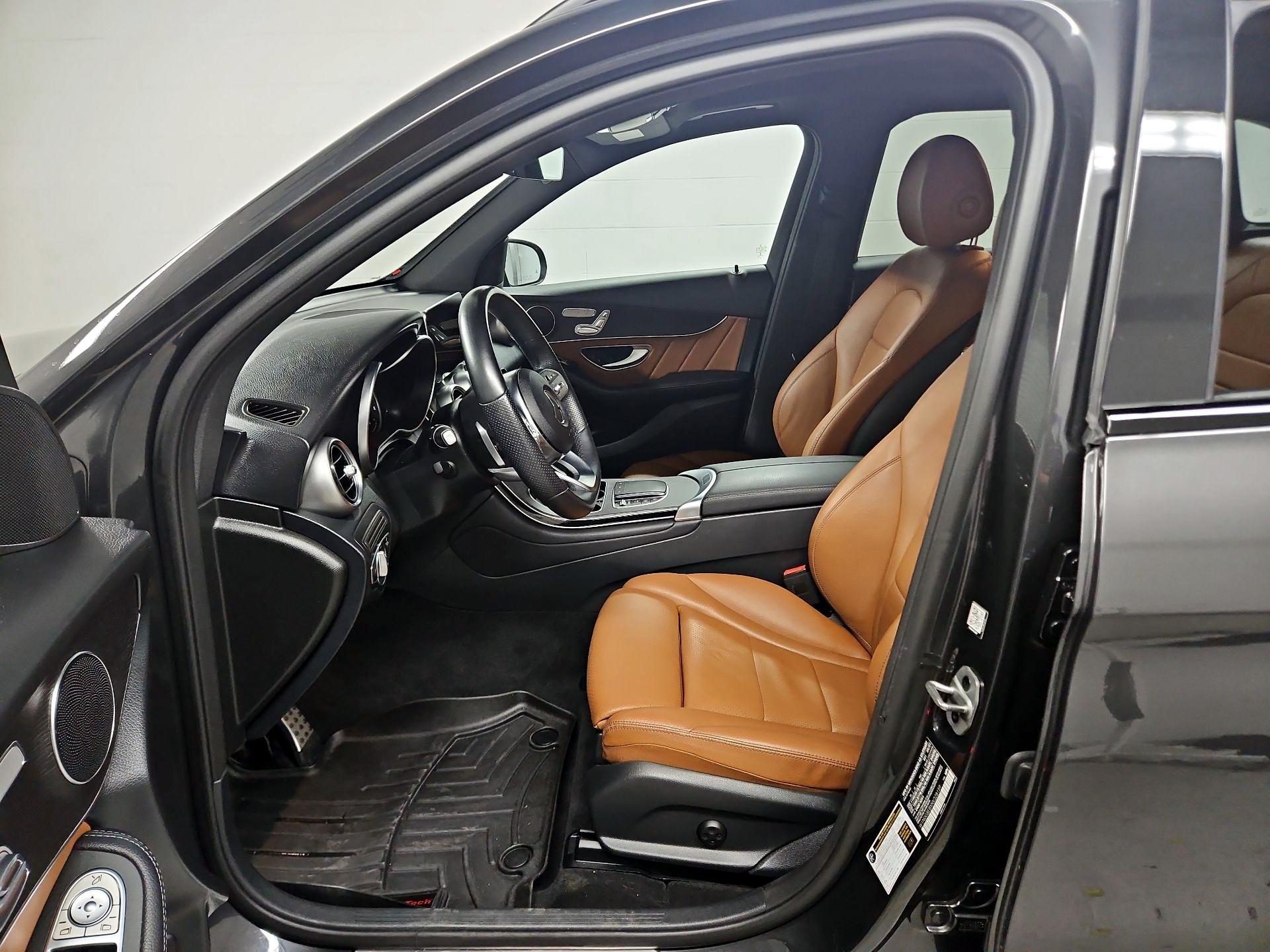 Thumbnail: 2022 Mercedes-Benz GLC - 11