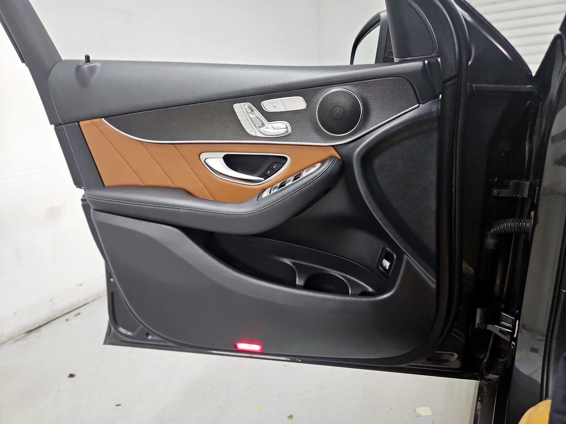 Thumbnail: 2022 Mercedes-Benz GLC - 12