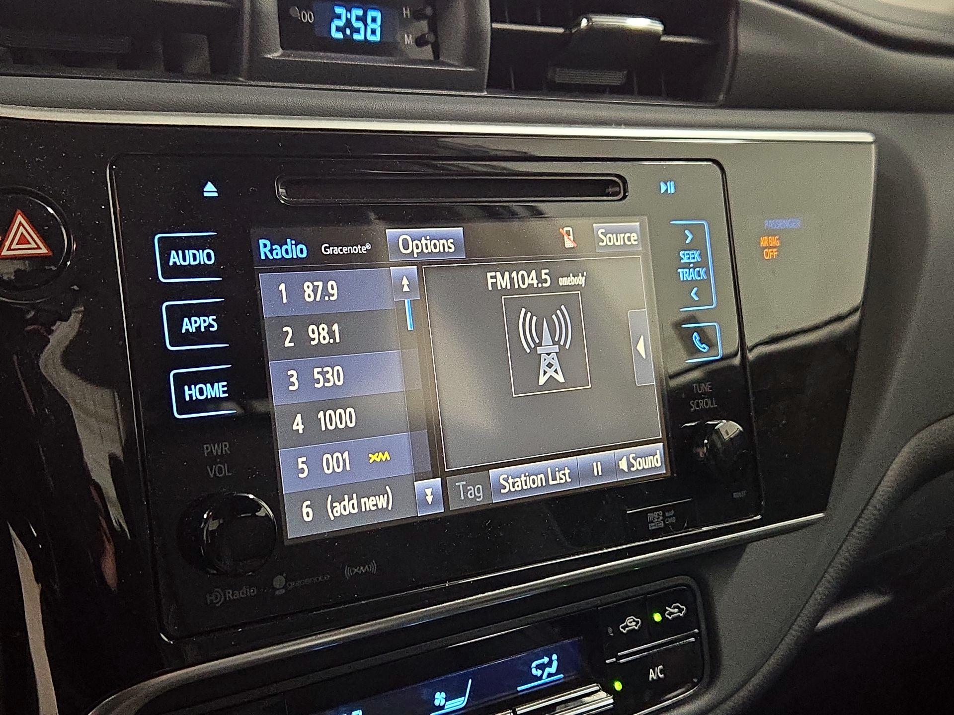 Thumbnail: 2018 Toyota Corolla - 16