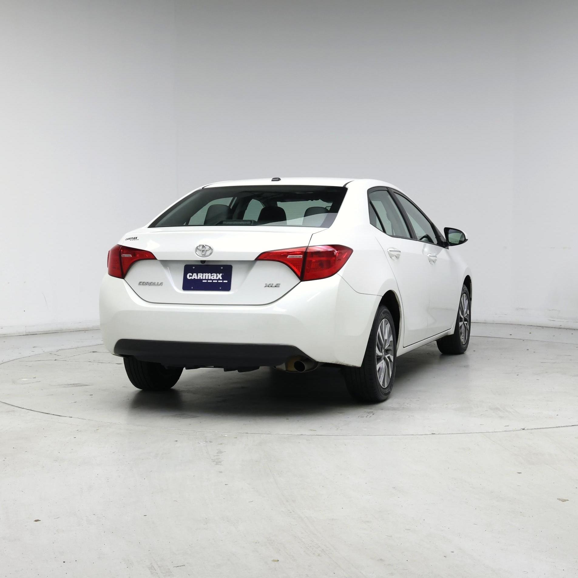 Thumbnail: 2018 Toyota Corolla - 8