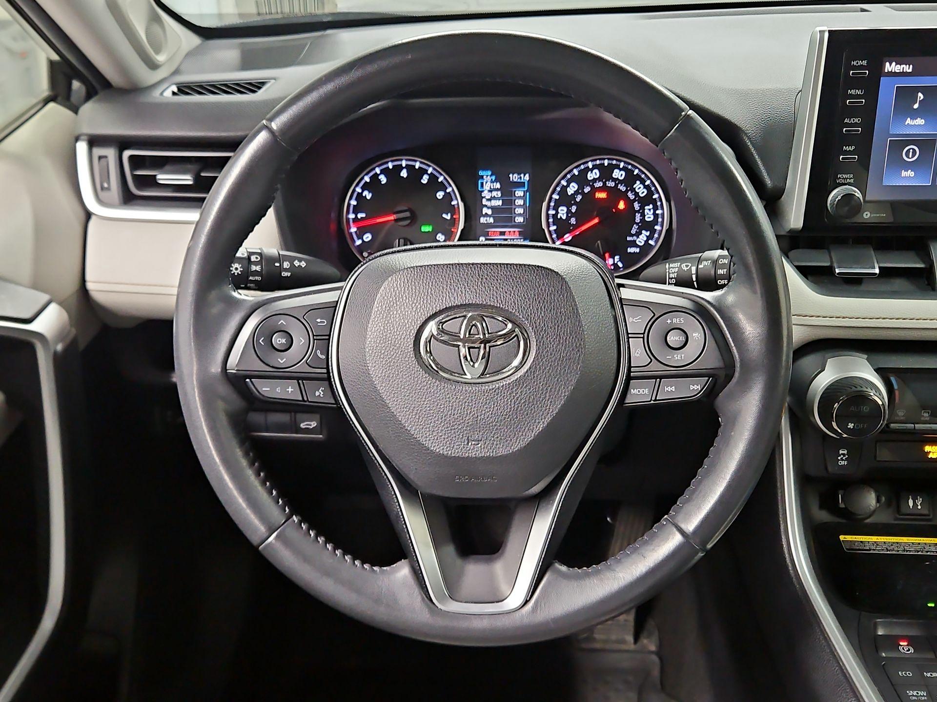 Thumbnail: 2019 Toyota RAV4 - 10