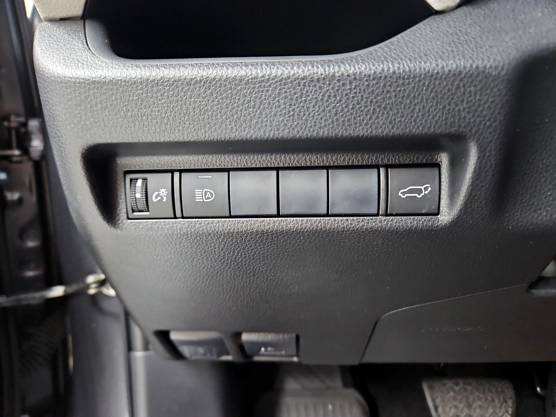 Thumbnail: 2019 Toyota RAV4 - 13