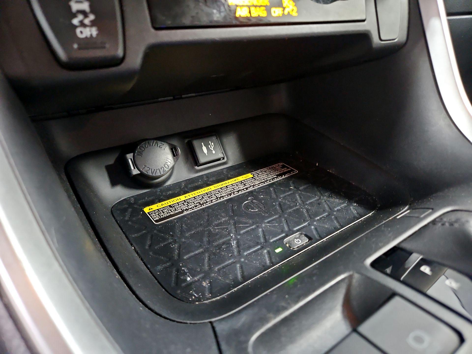 Thumbnail: 2019 Toyota RAV4 - 18