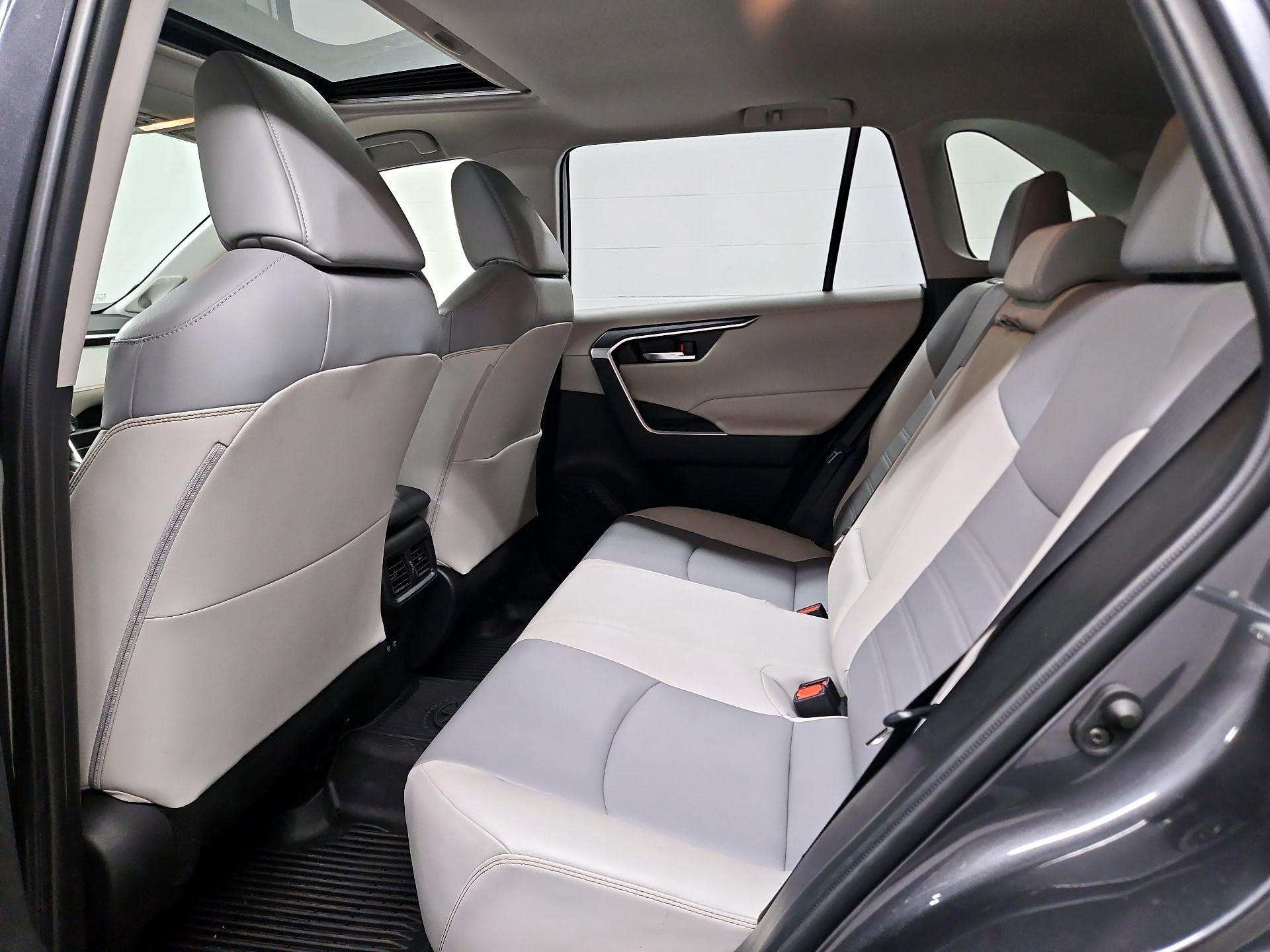 Thumbnail: 2019 Toyota RAV4 - 20