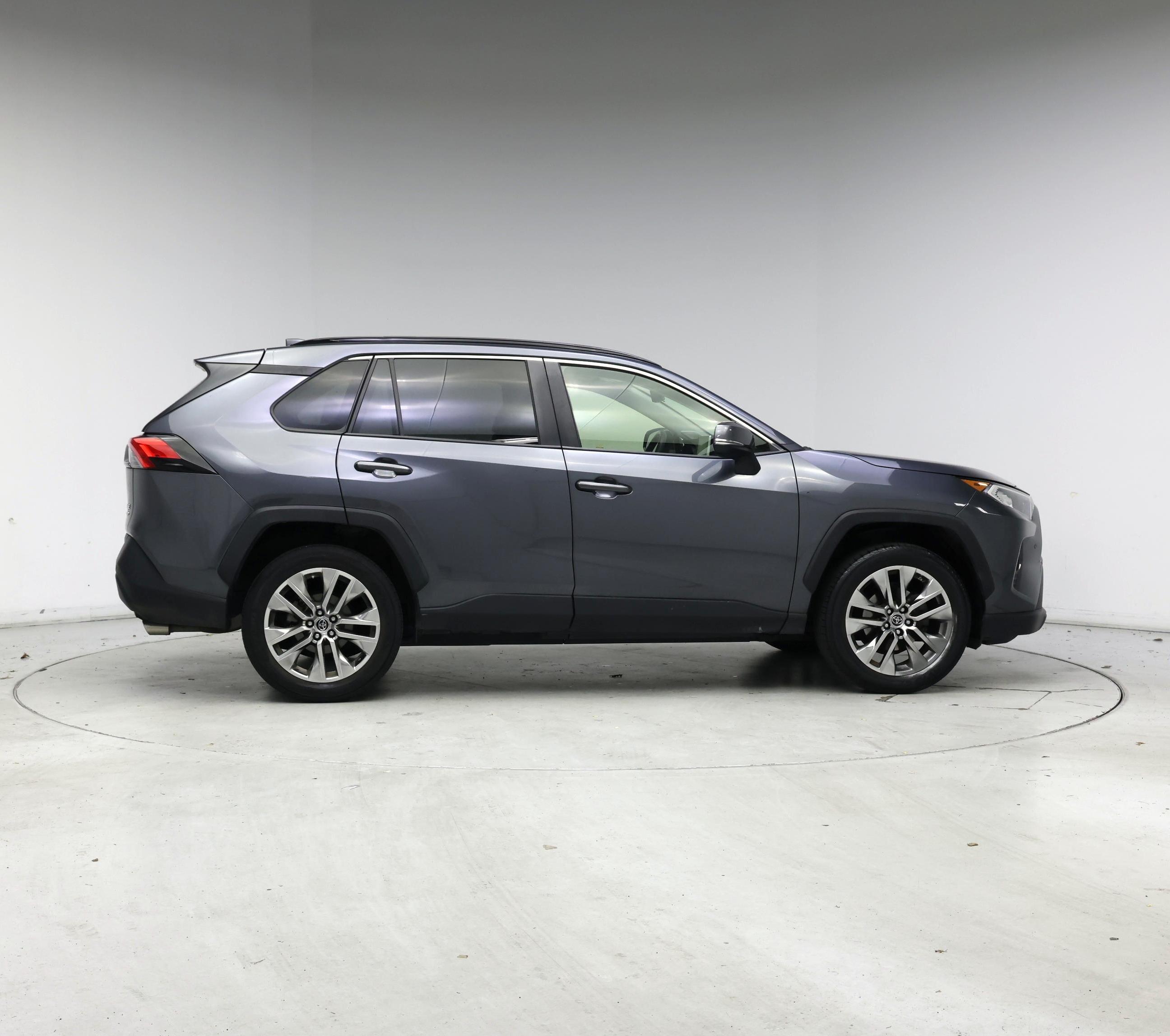 Thumbnail: 2019 Toyota RAV4 - 7