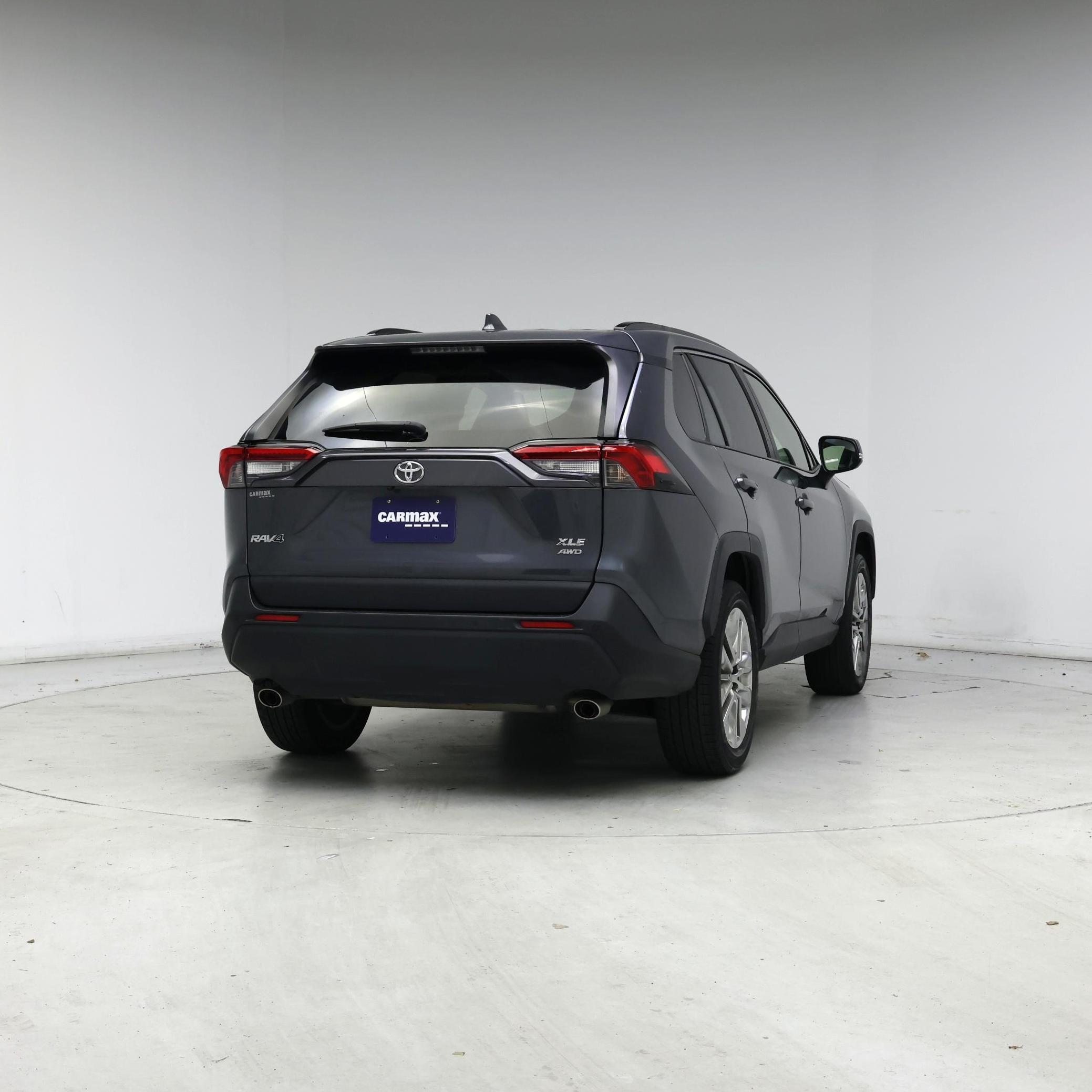 Thumbnail: 2019 Toyota RAV4 - 8