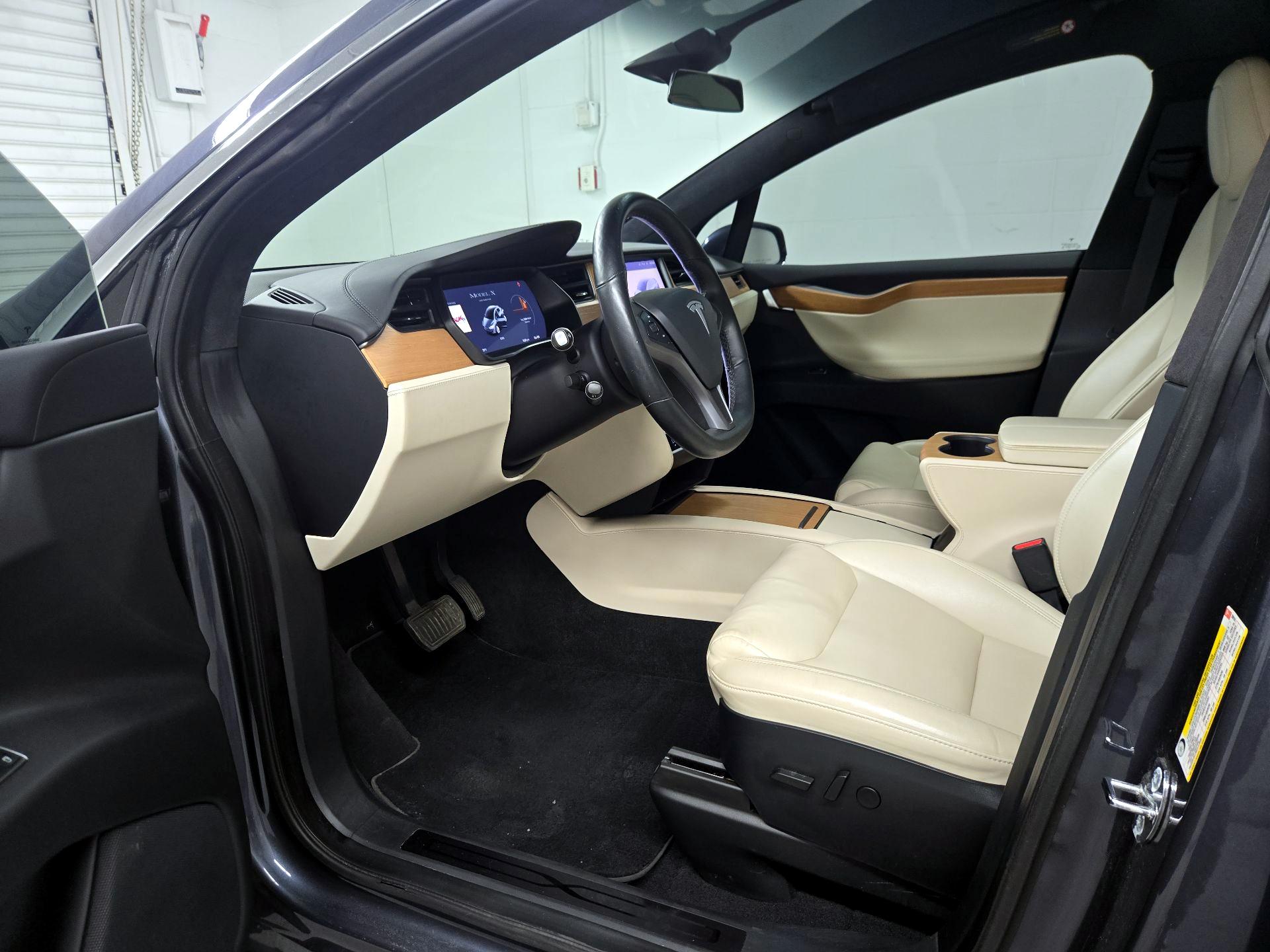 Thumbnail: 2020 Tesla Model X - 11
