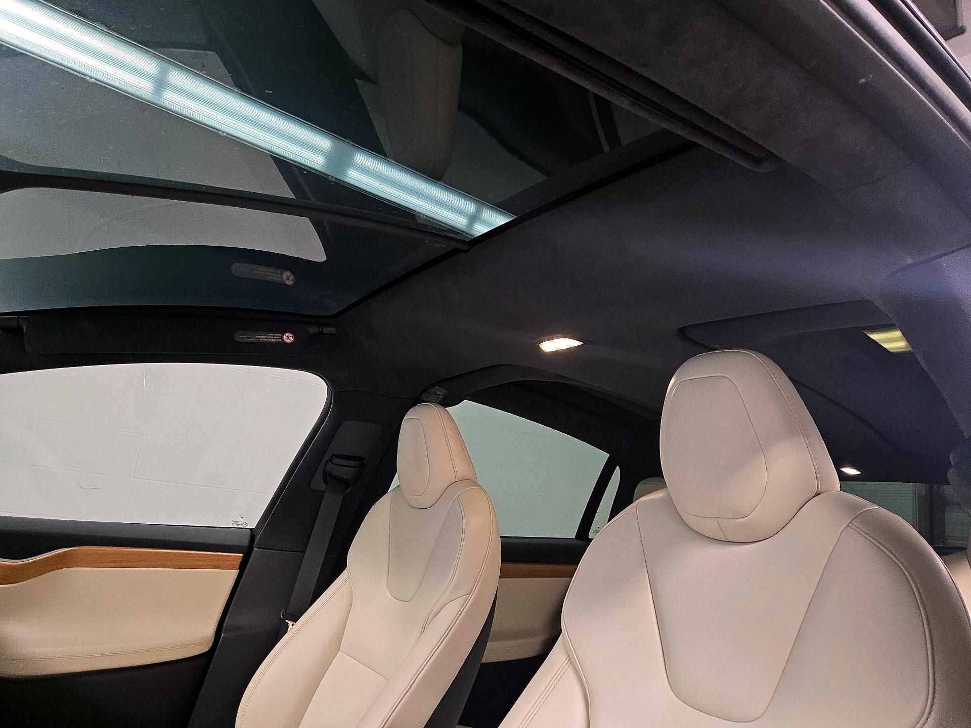 Thumbnail: 2020 Tesla Model X - 18