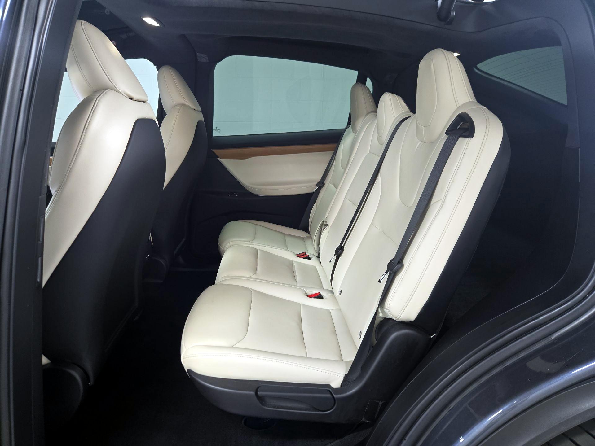 Thumbnail: 2020 Tesla Model X - 19