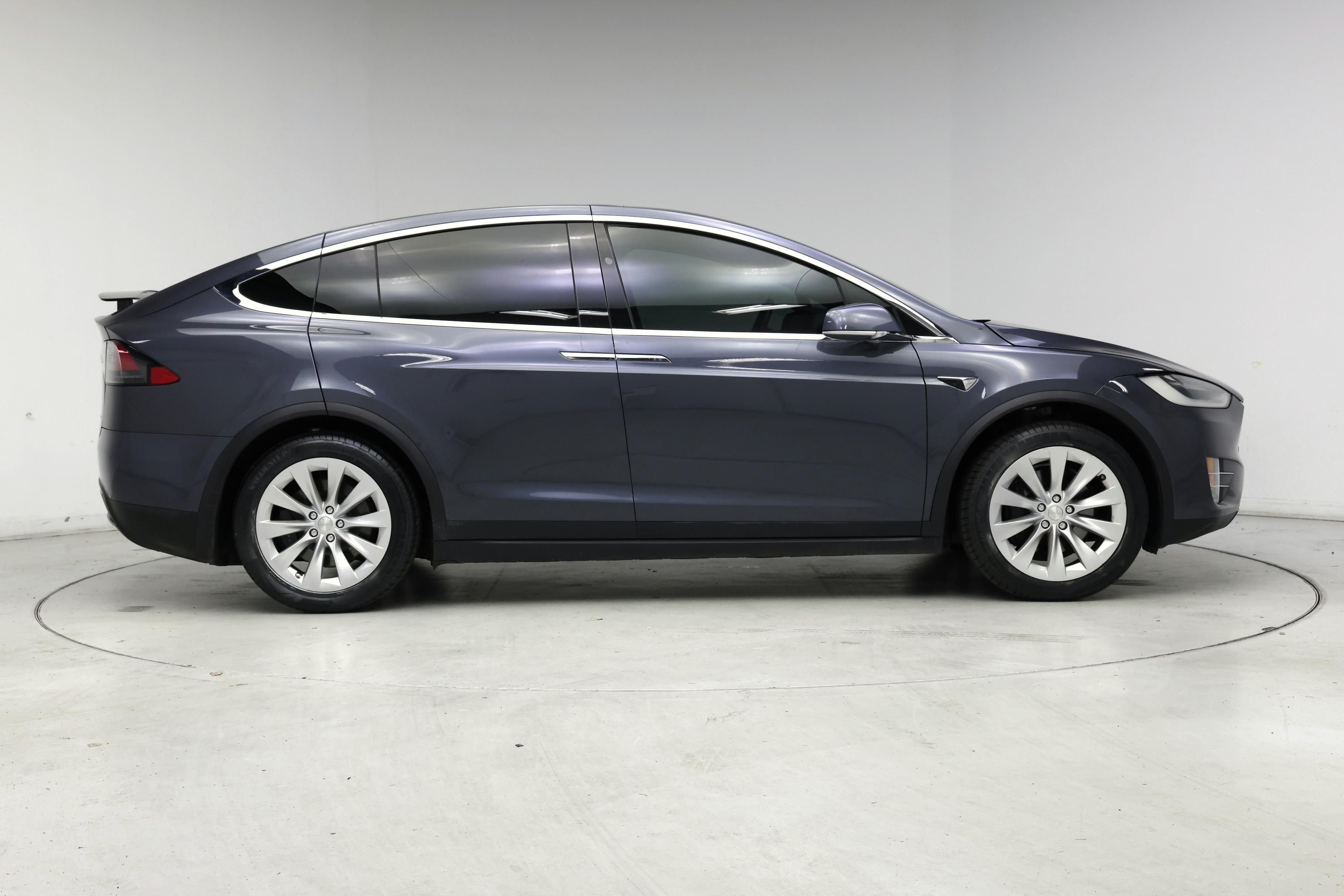 Thumbnail: 2020 Tesla Model X - 7