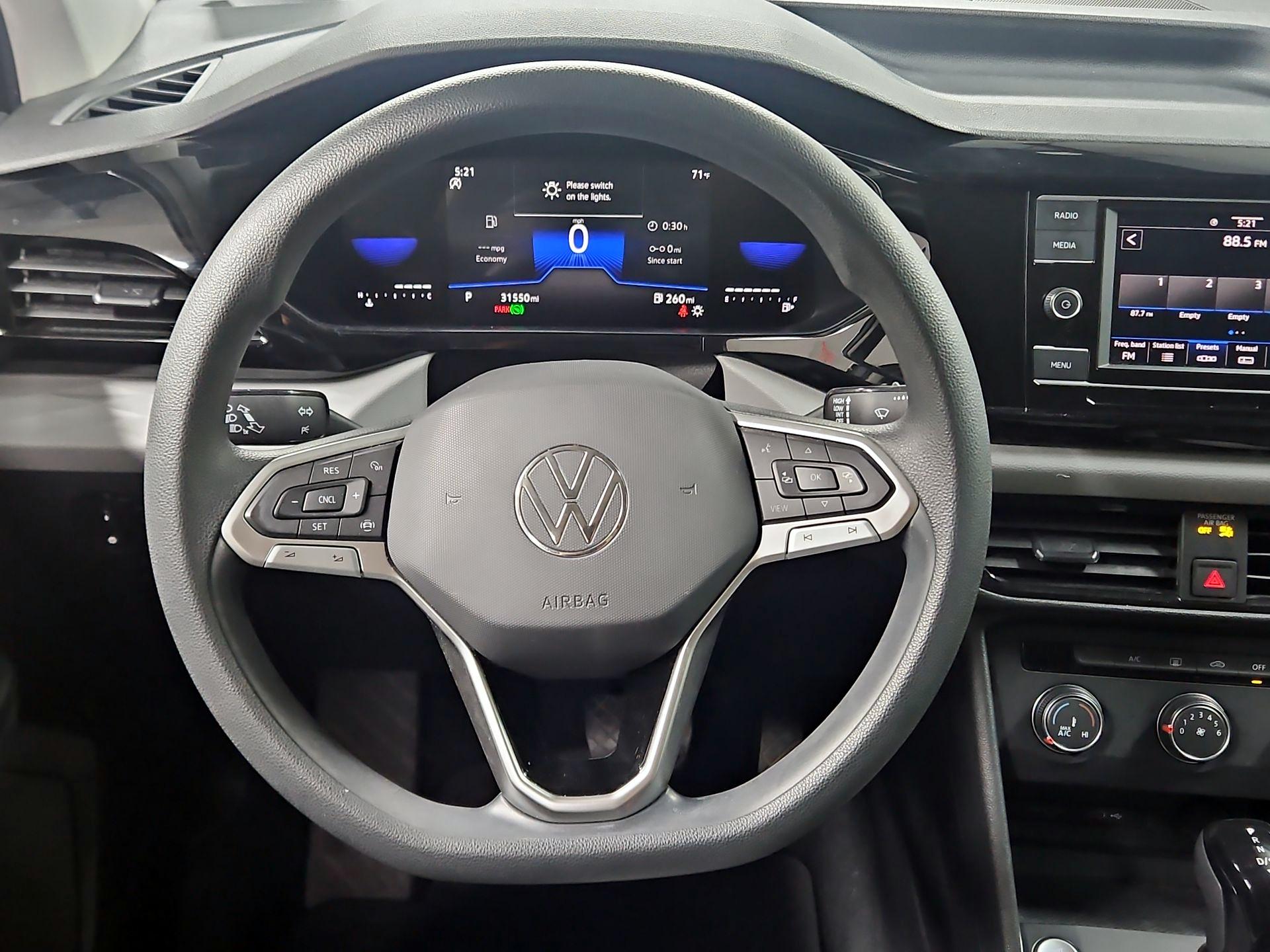 Thumbnail: 2022 Volkswagen Taos - 10