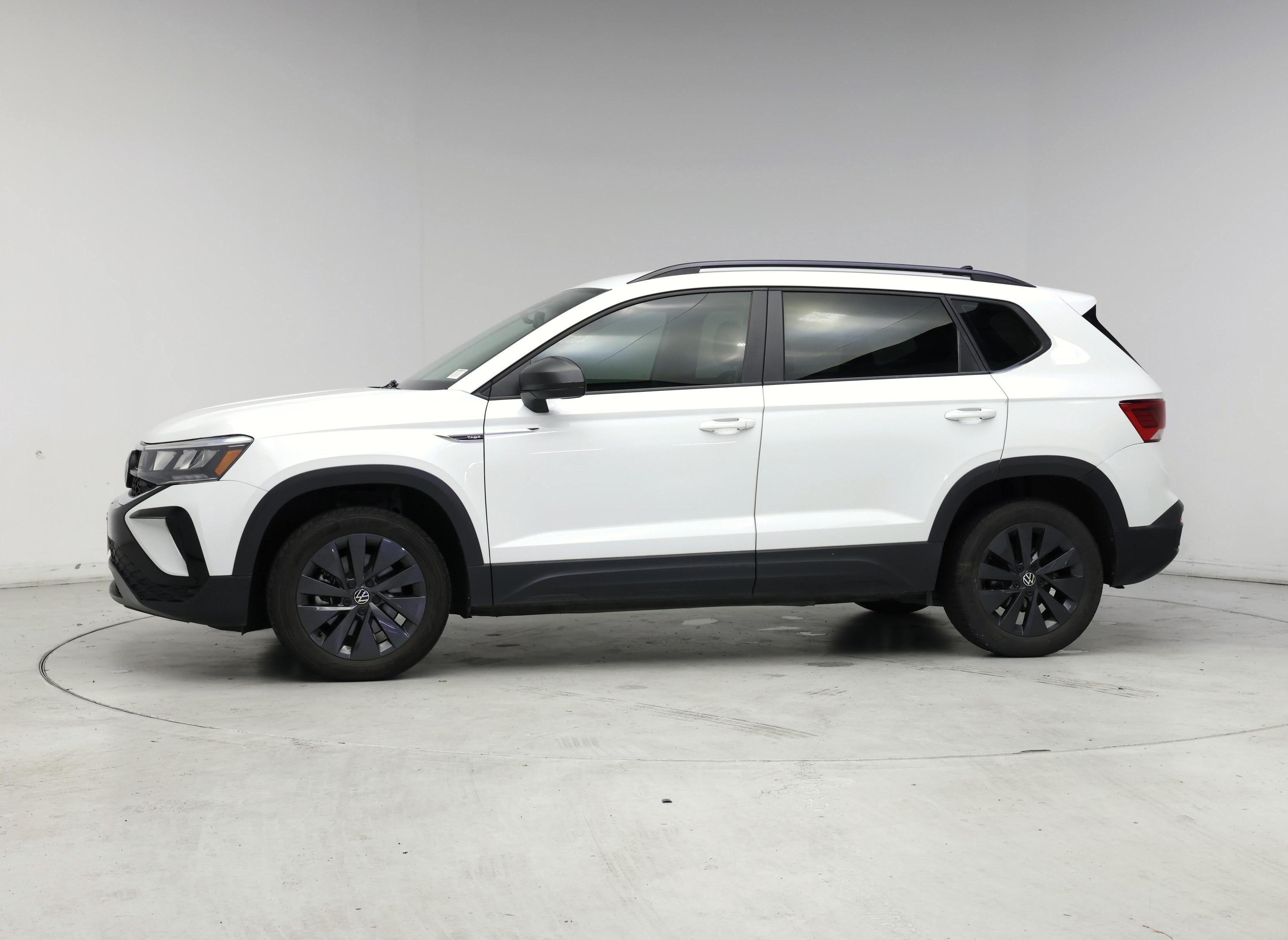 Thumbnail: 2022 Volkswagen Taos - 3