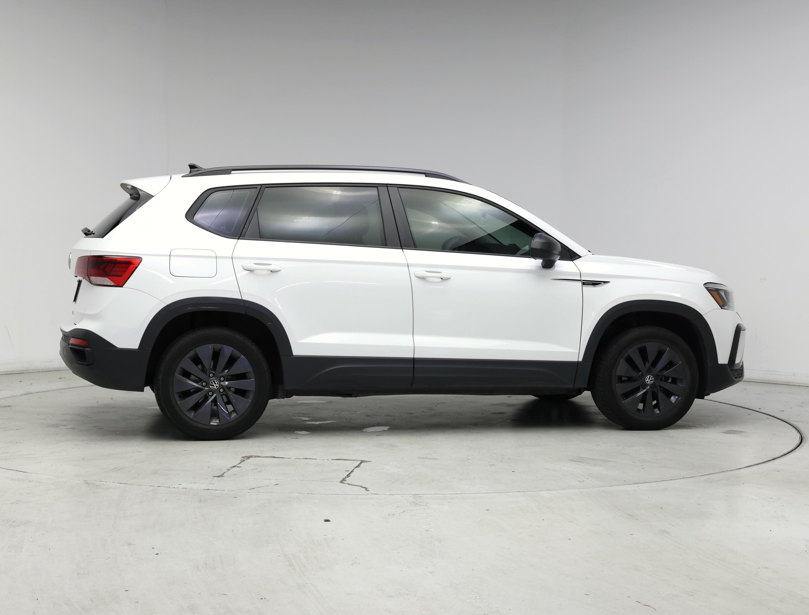 Thumbnail: 2022 Volkswagen Taos - 7