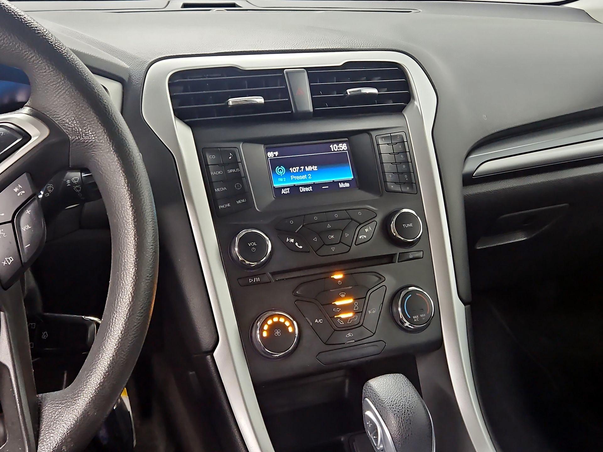 Thumbnail: 2016 Ford Fusion - 16