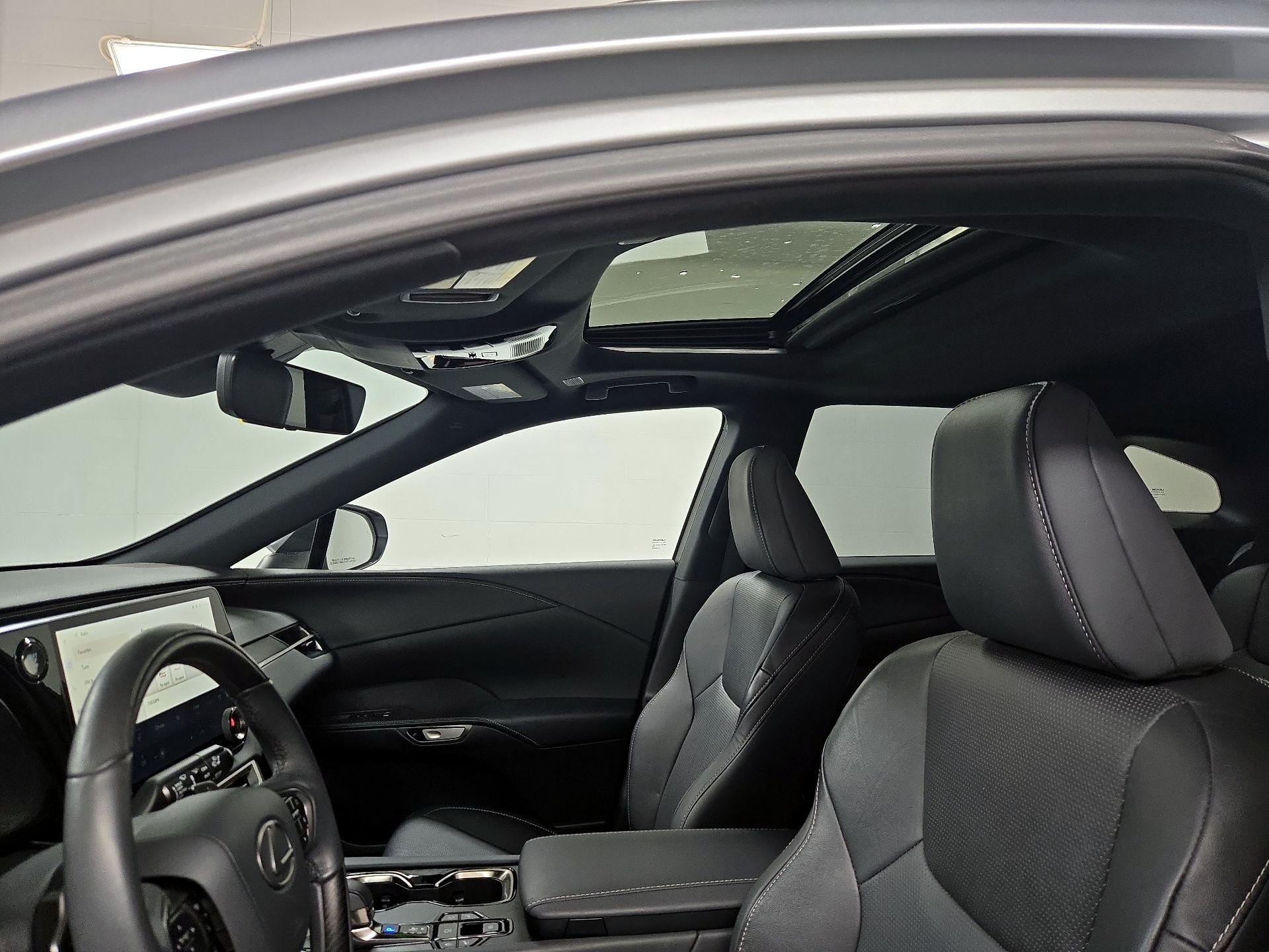 Thumbnail: 2023 Lexus RX - 19