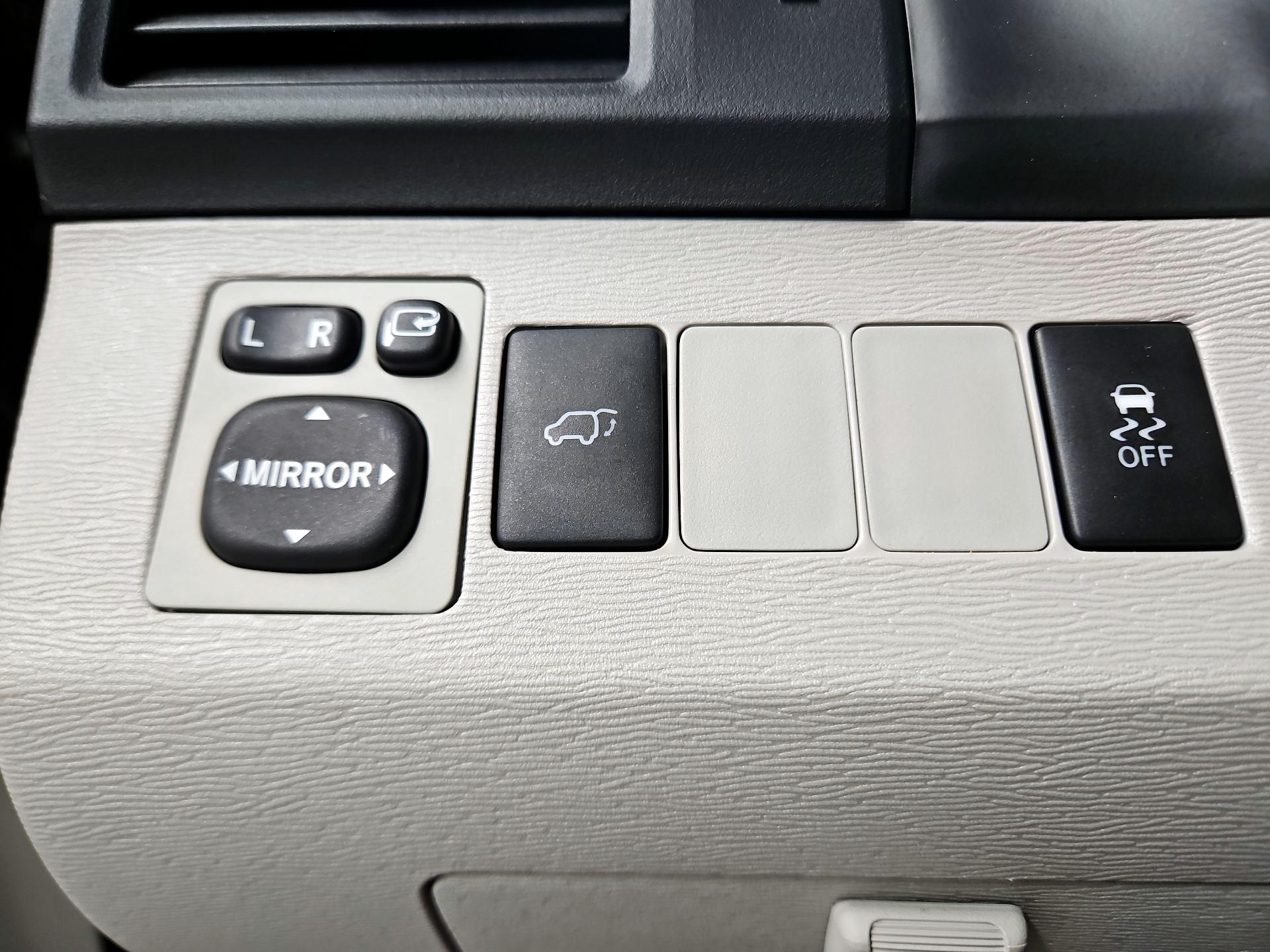 Thumbnail: 2014 Toyota Venza - 13