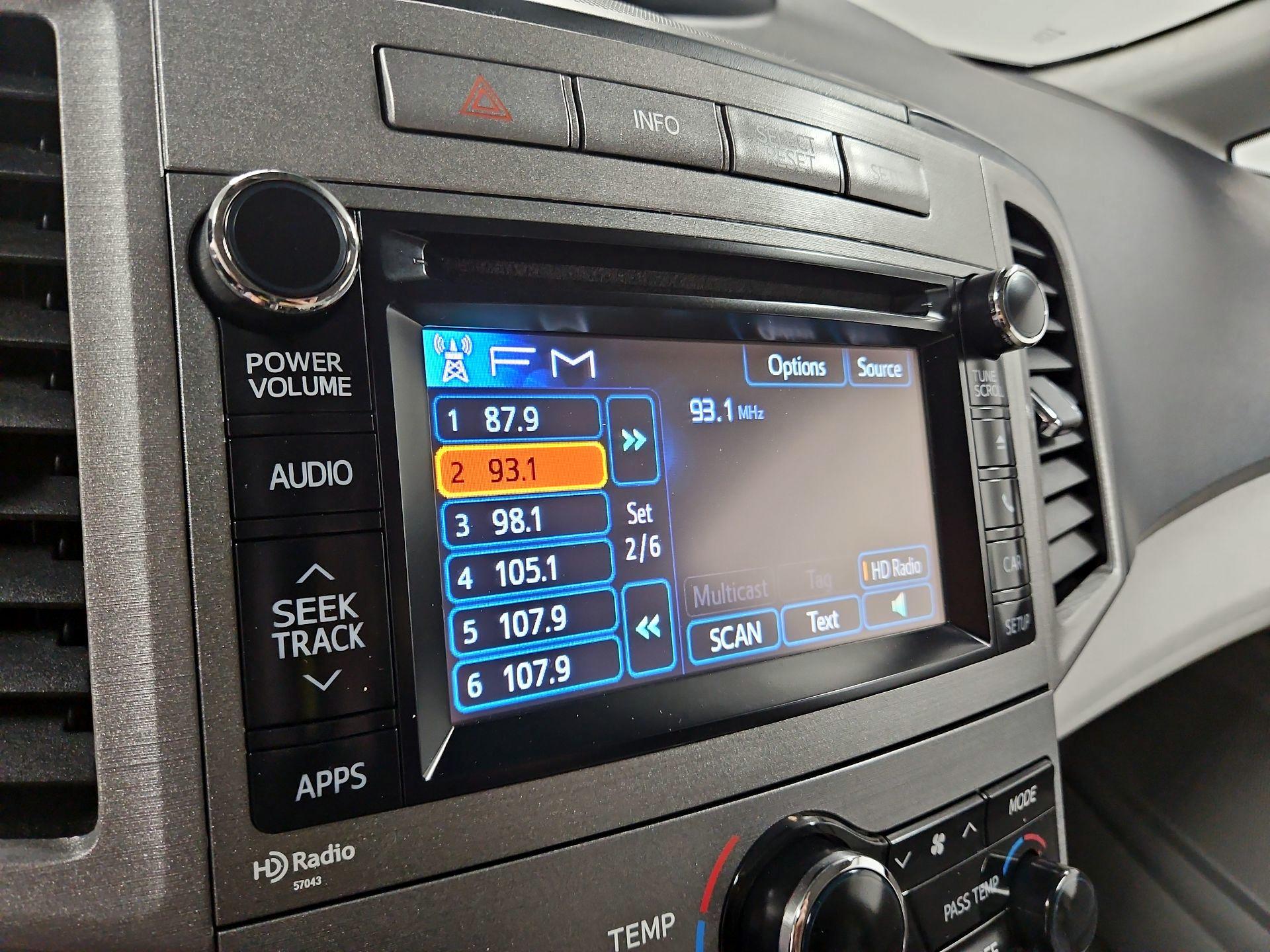 Thumbnail: 2014 Toyota Venza - 16