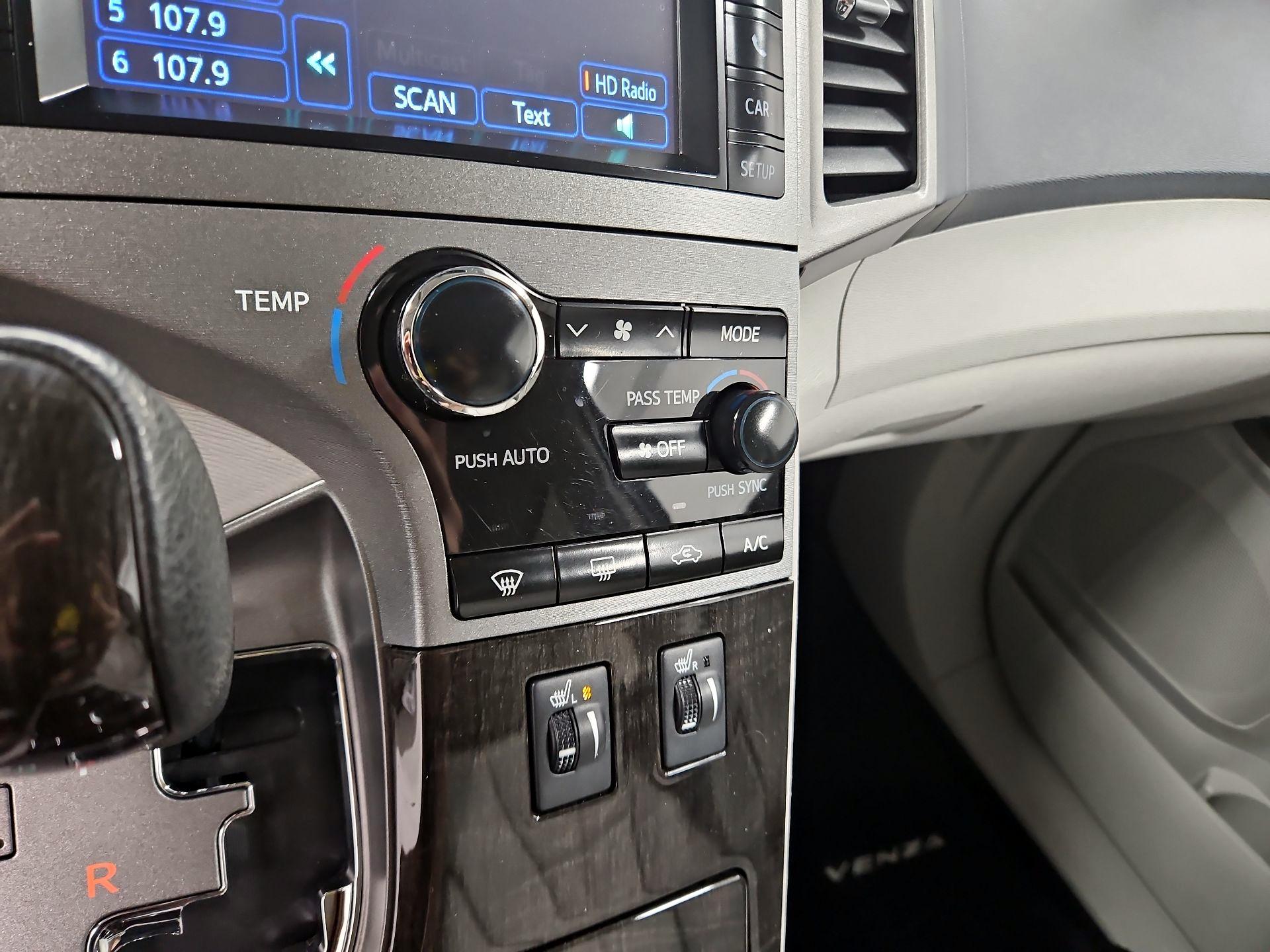 Thumbnail: 2014 Toyota Venza - 17