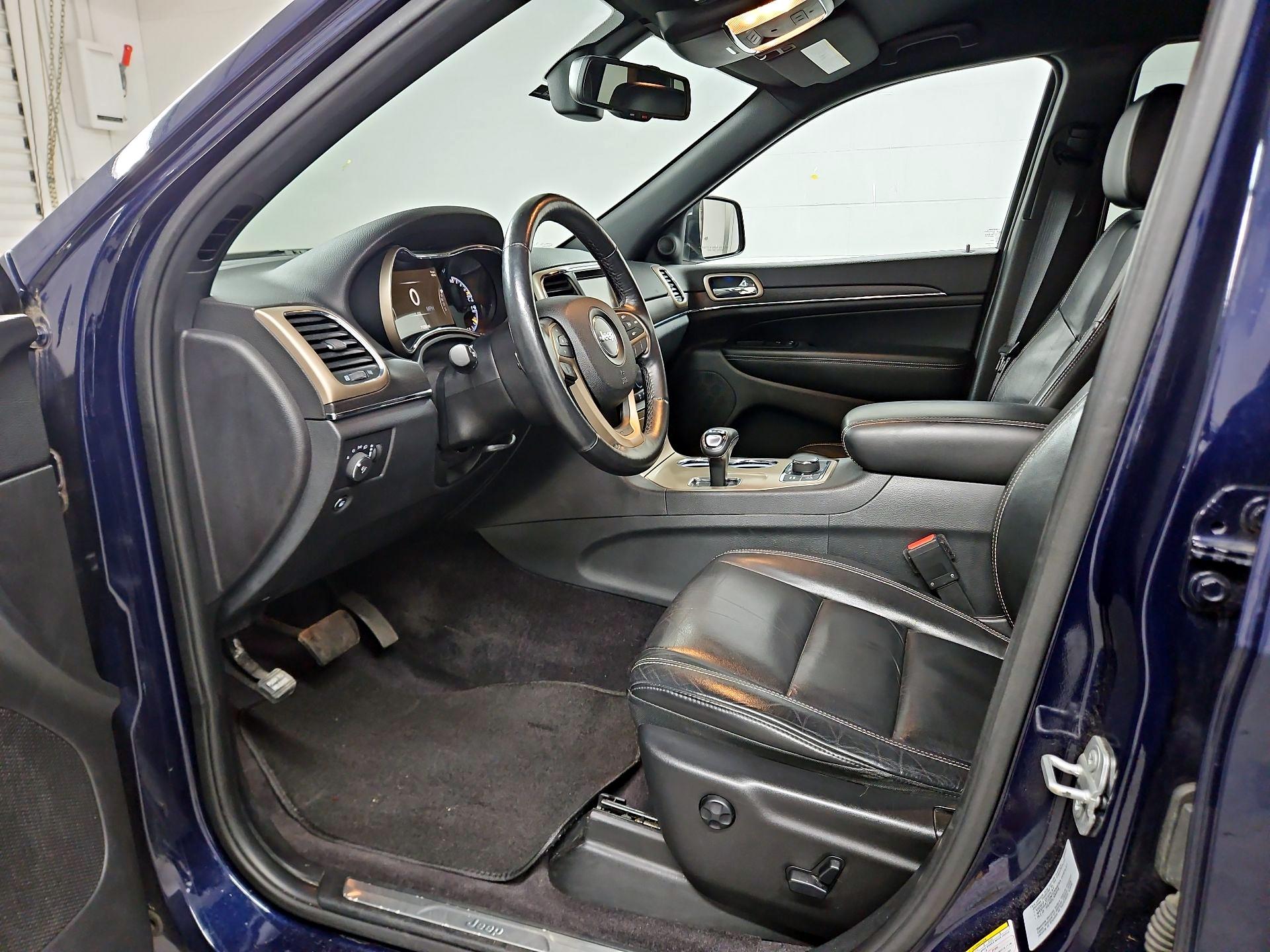 Thumbnail: 2015 Jeep Grand Cherokee - 11