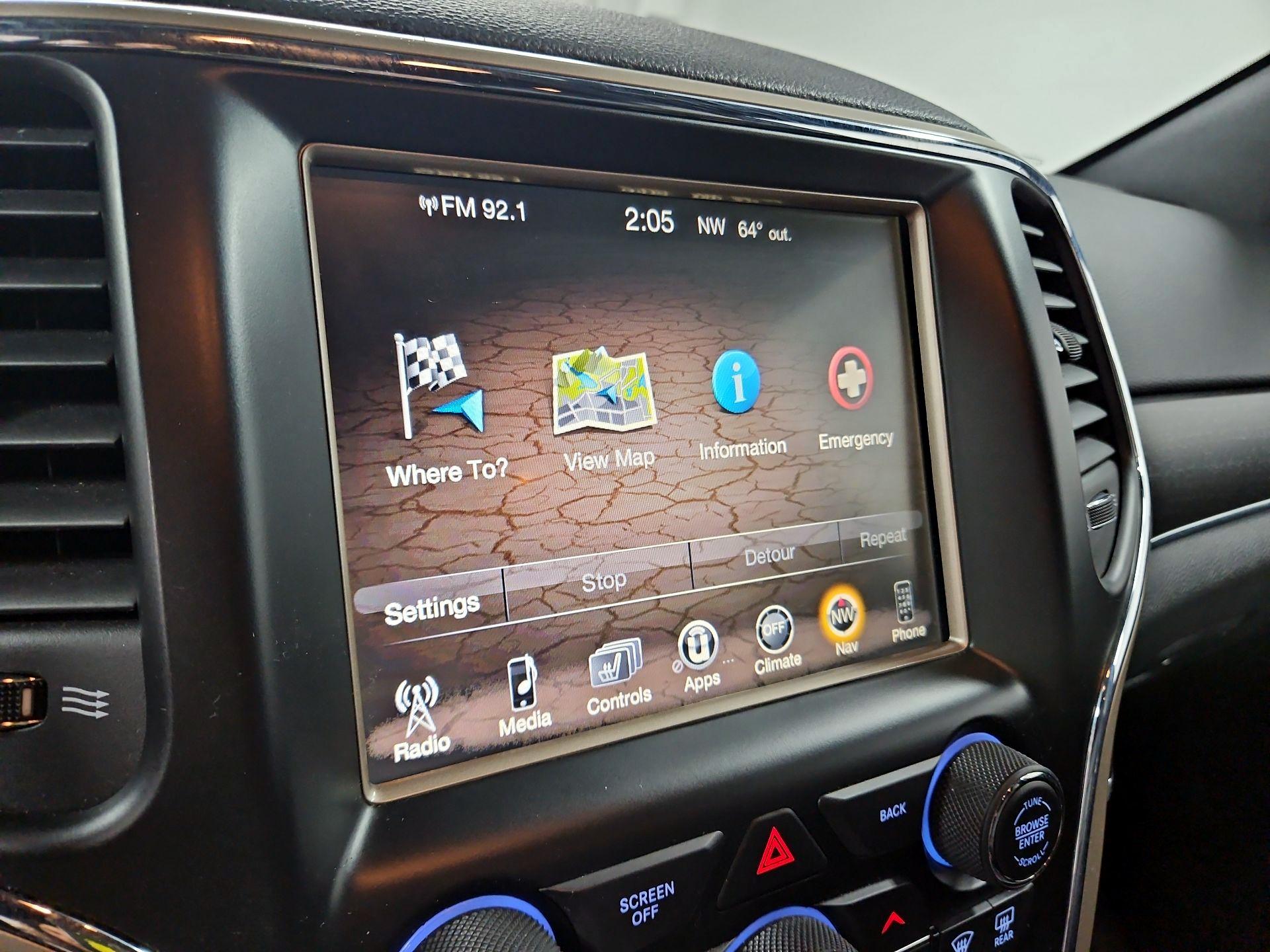 Thumbnail: 2015 Jeep Grand Cherokee - 14