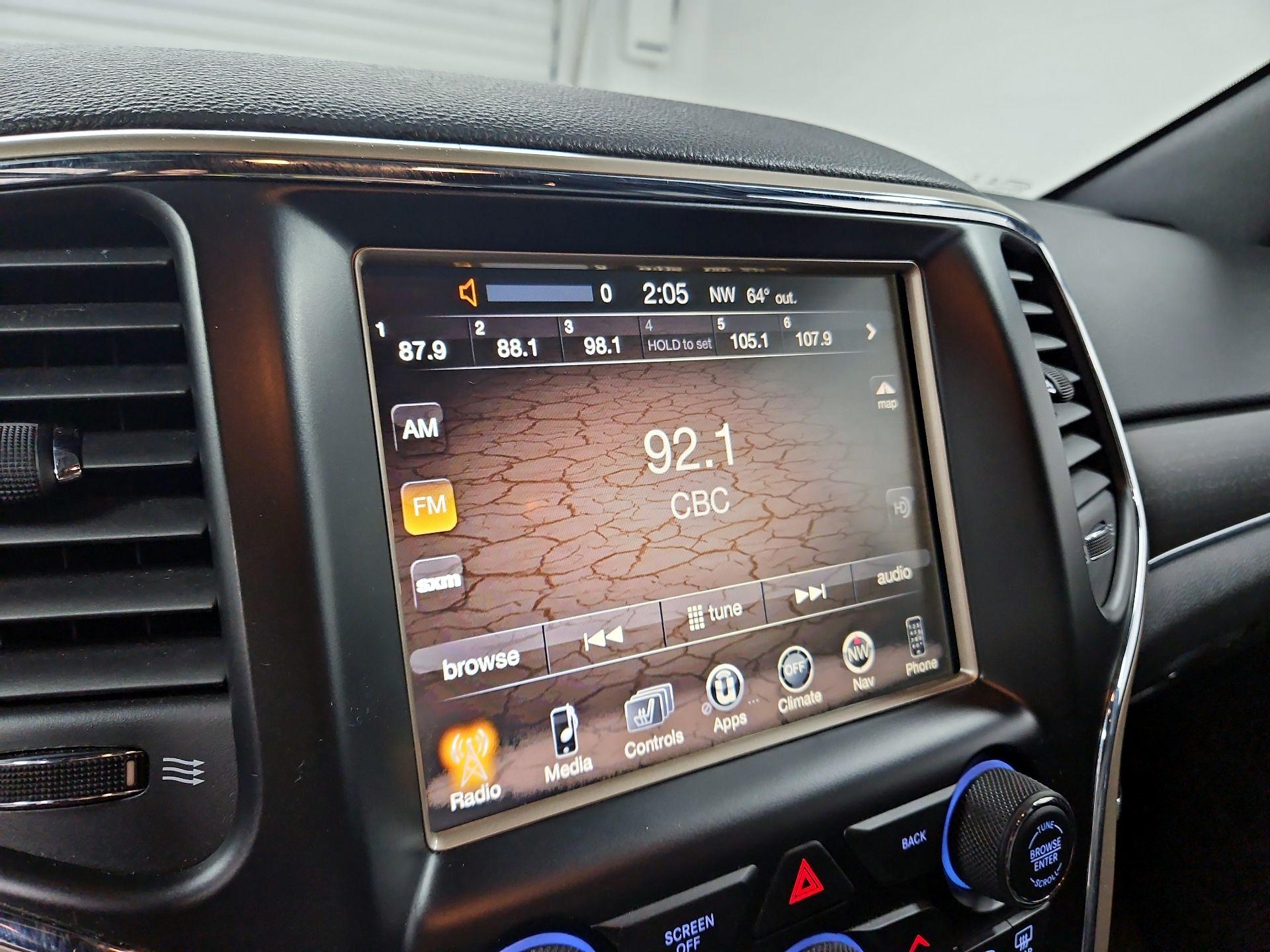 Thumbnail: 2015 Jeep Grand Cherokee - 16