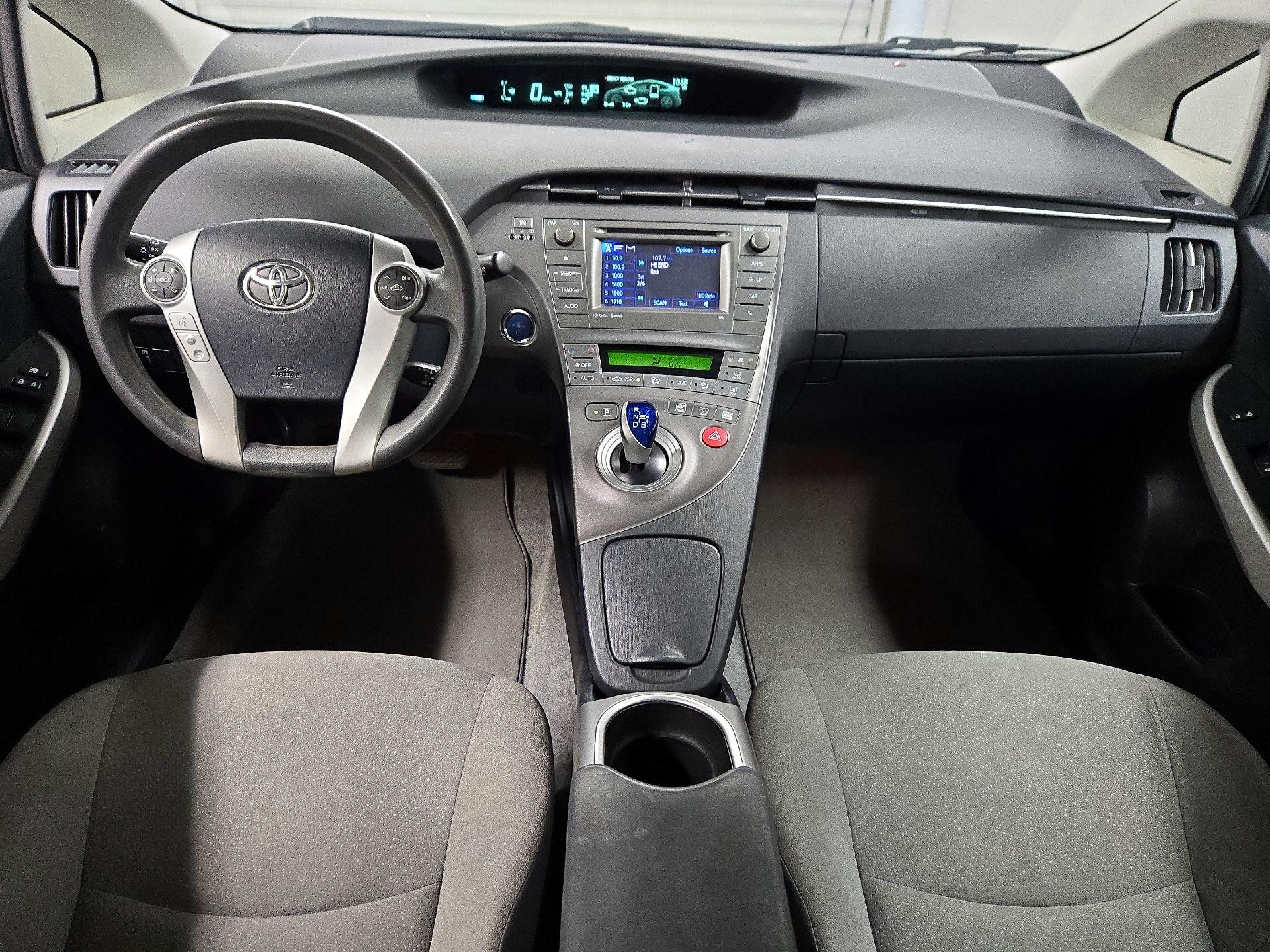 Thumbnail: 2015 Toyota Prius - 9
