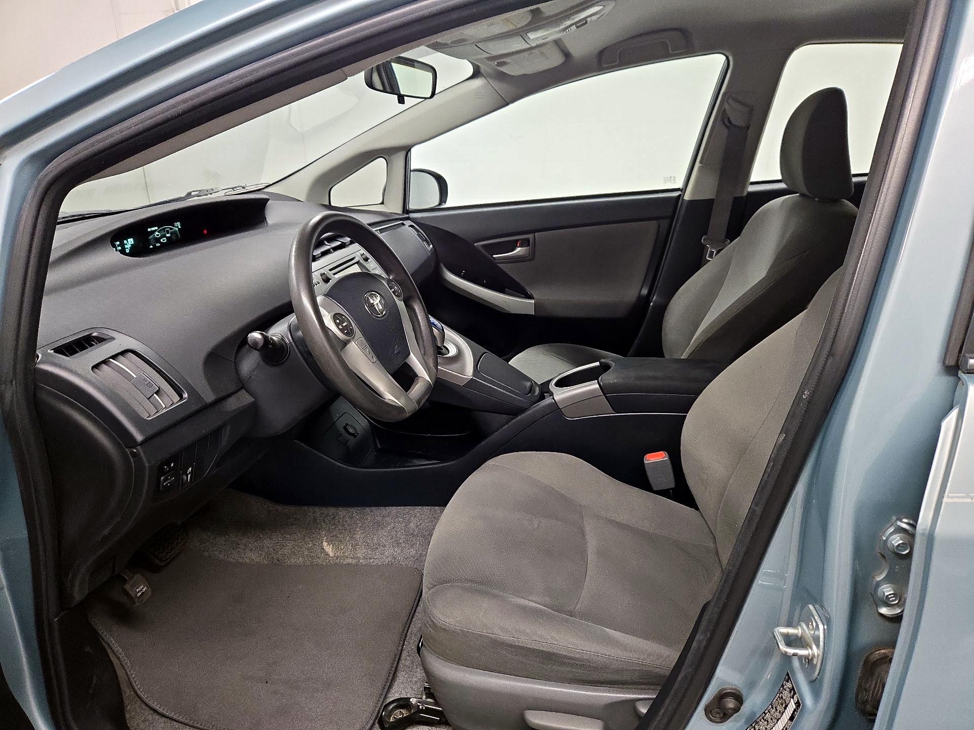 Thumbnail: 2015 Toyota Prius - 11