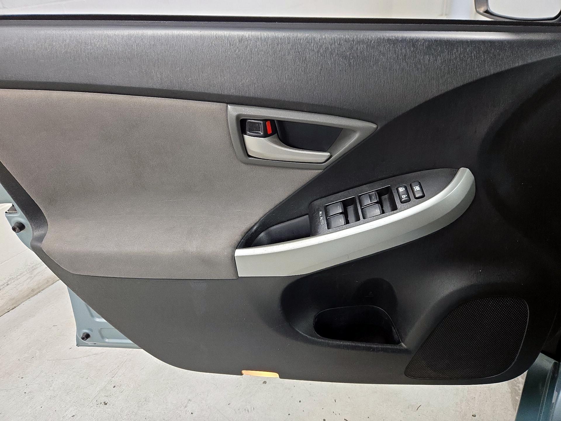 Thumbnail: 2015 Toyota Prius - 12