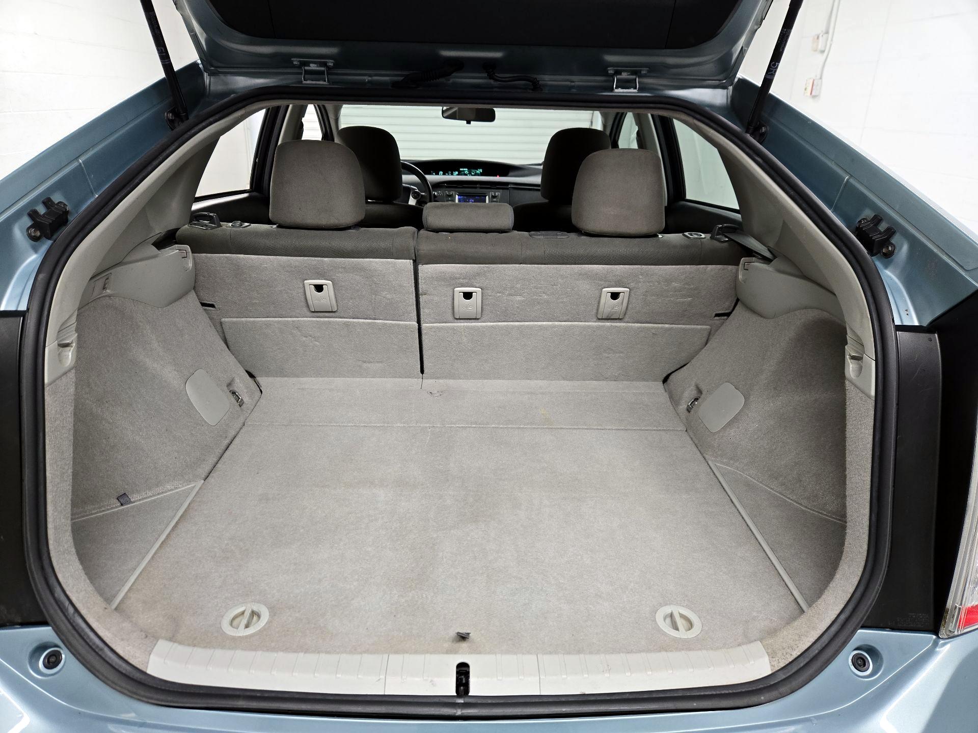 Thumbnail: 2015 Toyota Prius - 20