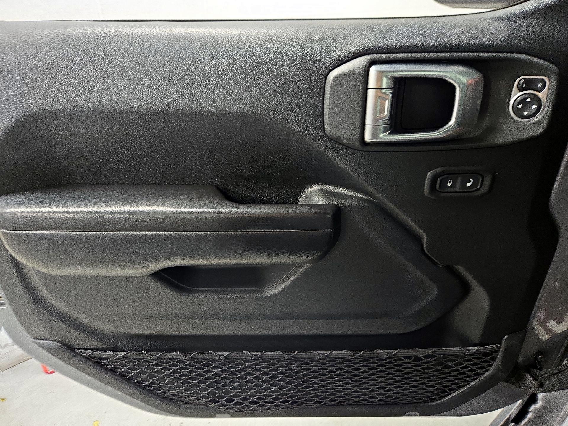 Thumbnail: 2020 Jeep Gladiator - 12