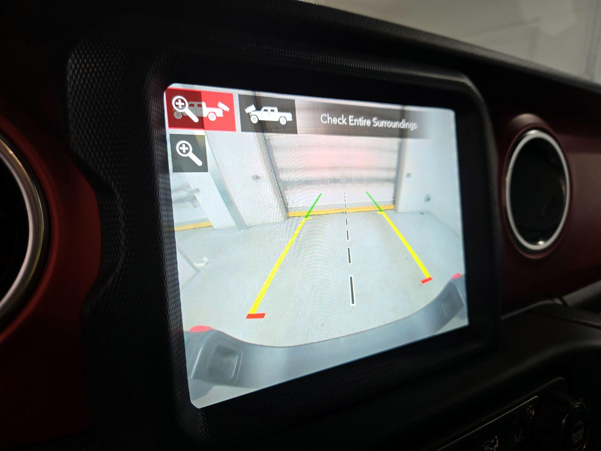 Thumbnail: 2020 Jeep Gladiator - 15